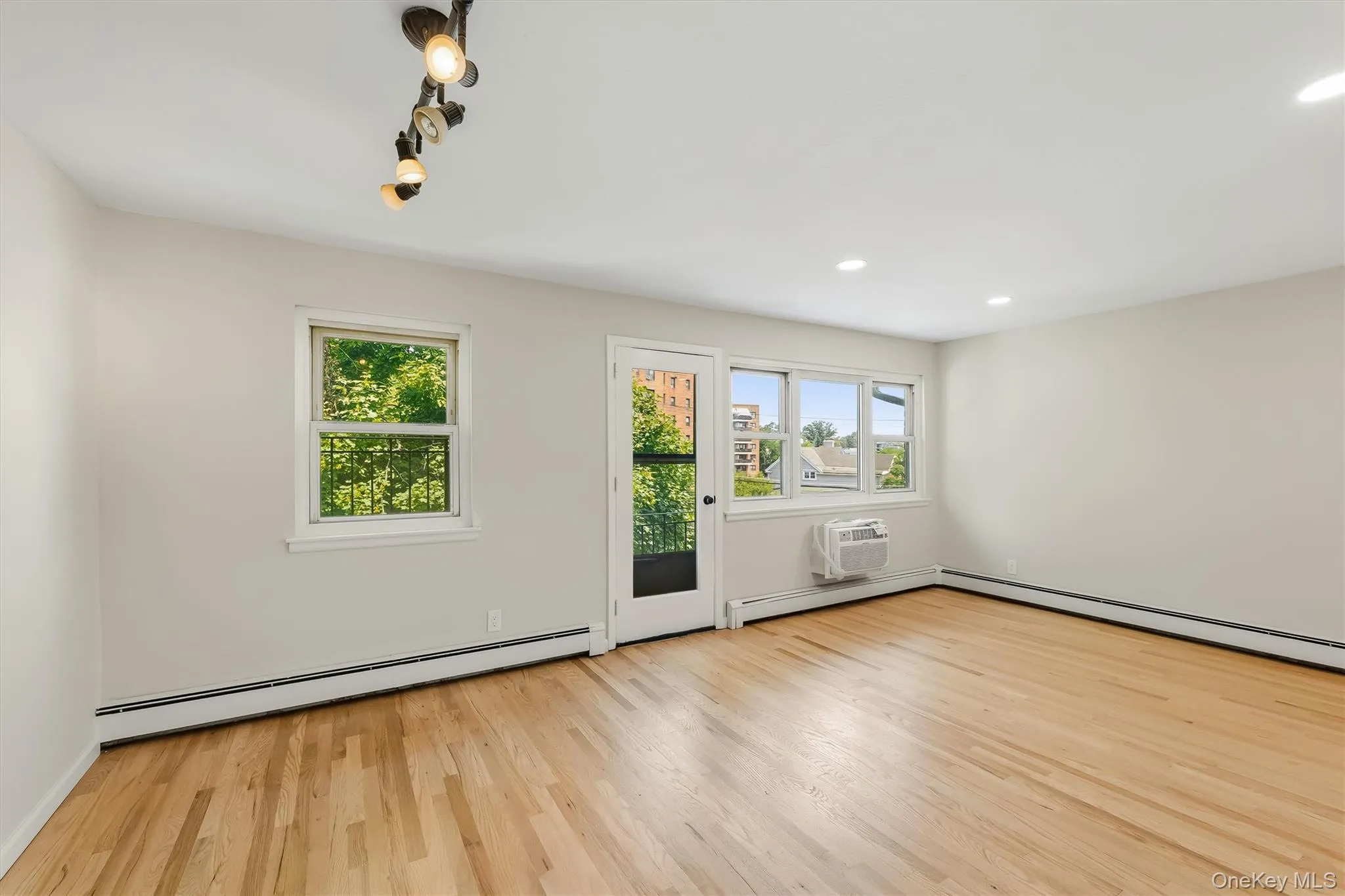 665 Pelham Road, New Rochelle, NY, 1 Bedroom Bedrooms, 4 Rooms Rooms,1 BathroomBathrooms,Residential,For Rent,Pelham,0,1021422 665 Pelham Road, New Rochelle, NY, 1 Bedroom Bedrooms, 4 Rooms Rooms,1 BathroomBathrooms,Residential,For Rent,Pelham,0,1021422
