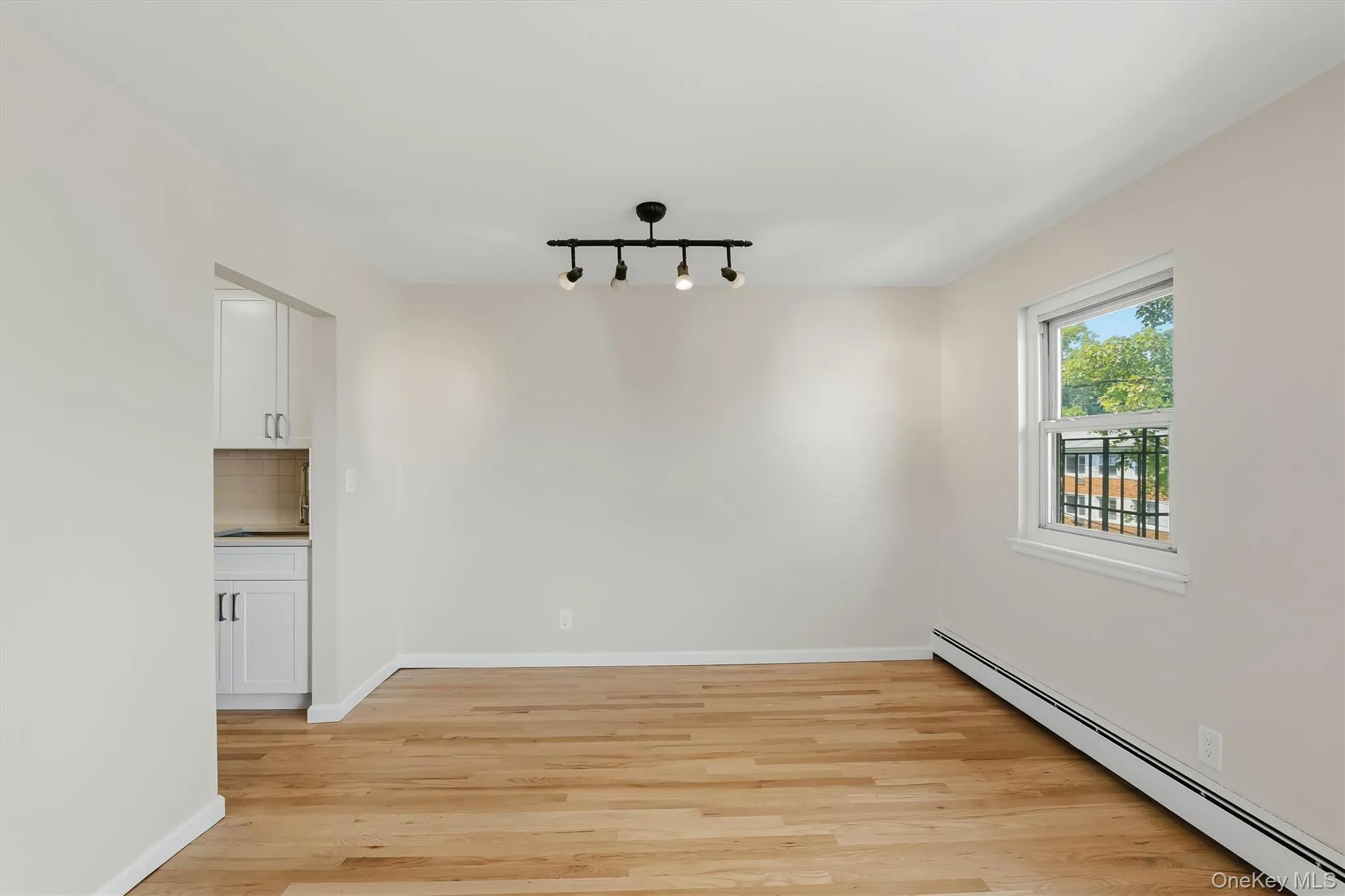 665 Pelham Road, New Rochelle, NY, 1 Bedroom Bedrooms, 4 Rooms Rooms,1 BathroomBathrooms,Residential,For Rent,Pelham,0,1021422 665 Pelham Road, New Rochelle, NY, 1 Bedroom Bedrooms, 4 Rooms Rooms,1 BathroomBathrooms,Residential,For Rent,Pelham,0,1021422