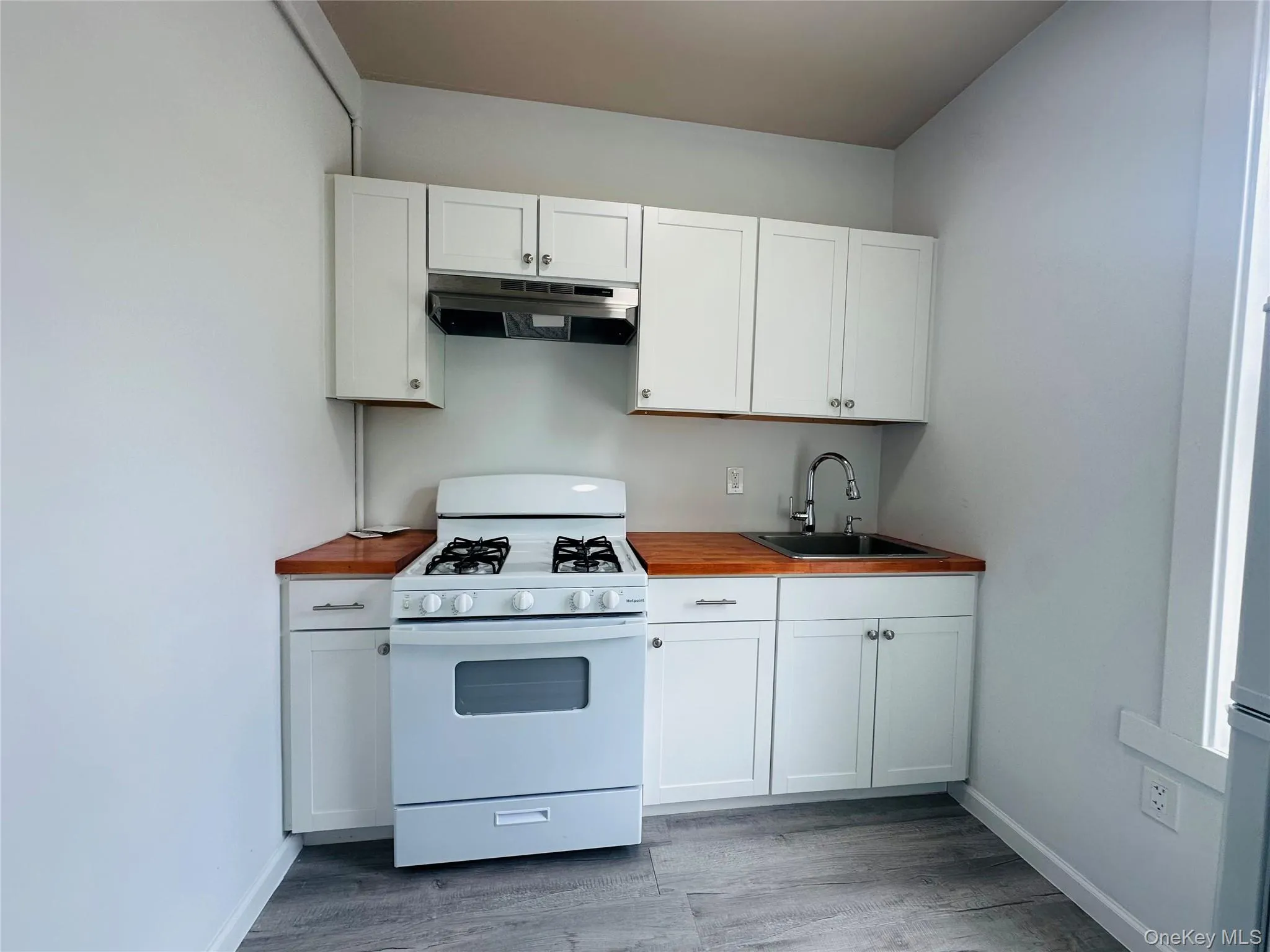 86.5 Garden Street, Poughkeepsie, NY, 3 Rooms Rooms,1 BathroomBathrooms,Residential Lease,For Rent,Garden,0,1021427 86.5 Garden Street, Poughkeepsie, NY, 3 Rooms Rooms,1 BathroomBathrooms,Residential Lease,For Rent,Garden,0,1021427