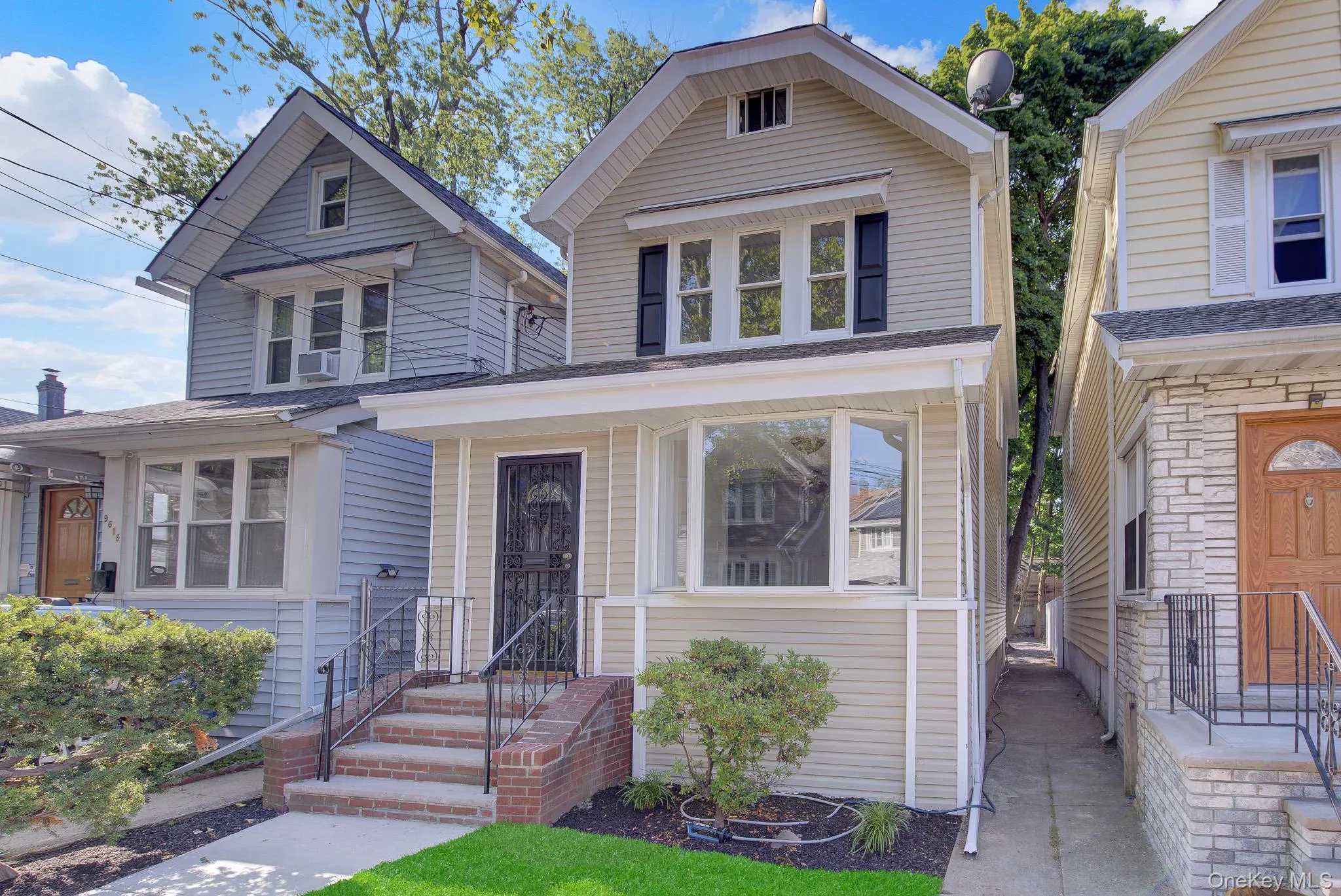 96-16 91st Drive, New York, NY, 3 Bedrooms Bedrooms, 6 Rooms Rooms,2 BathroomsBathrooms,Residential,For Rent,91st,0,1021428 96-16 91st Drive, New York, NY, 3 Bedrooms Bedrooms, 6 Rooms Rooms,2 BathroomsBathrooms,Residential,For Rent,91st,0,1021428