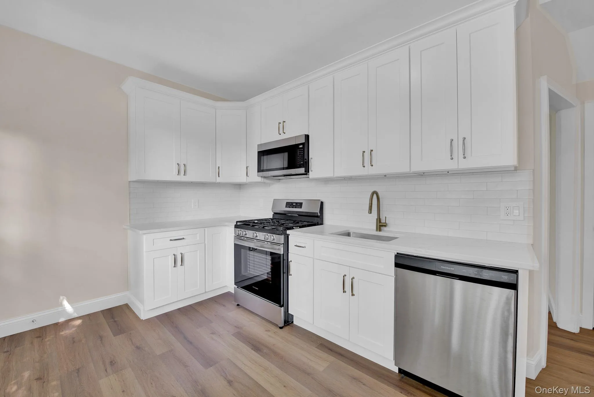 96-16 91st Drive, New York, NY, 3 Bedrooms Bedrooms, 6 Rooms Rooms,2 BathroomsBathrooms,Residential,For Rent,91st,0,1021428 96-16 91st Drive, New York, NY, 3 Bedrooms Bedrooms, 6 Rooms Rooms,2 BathroomsBathrooms,Residential,For Rent,91st,0,1021428