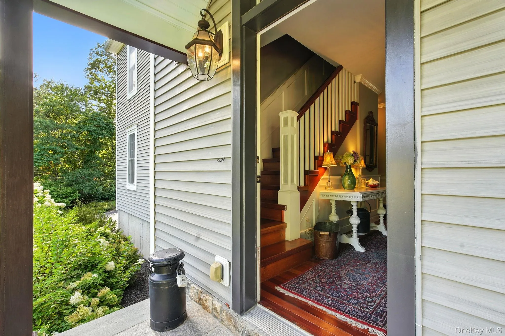Doorway to property Doorway to property