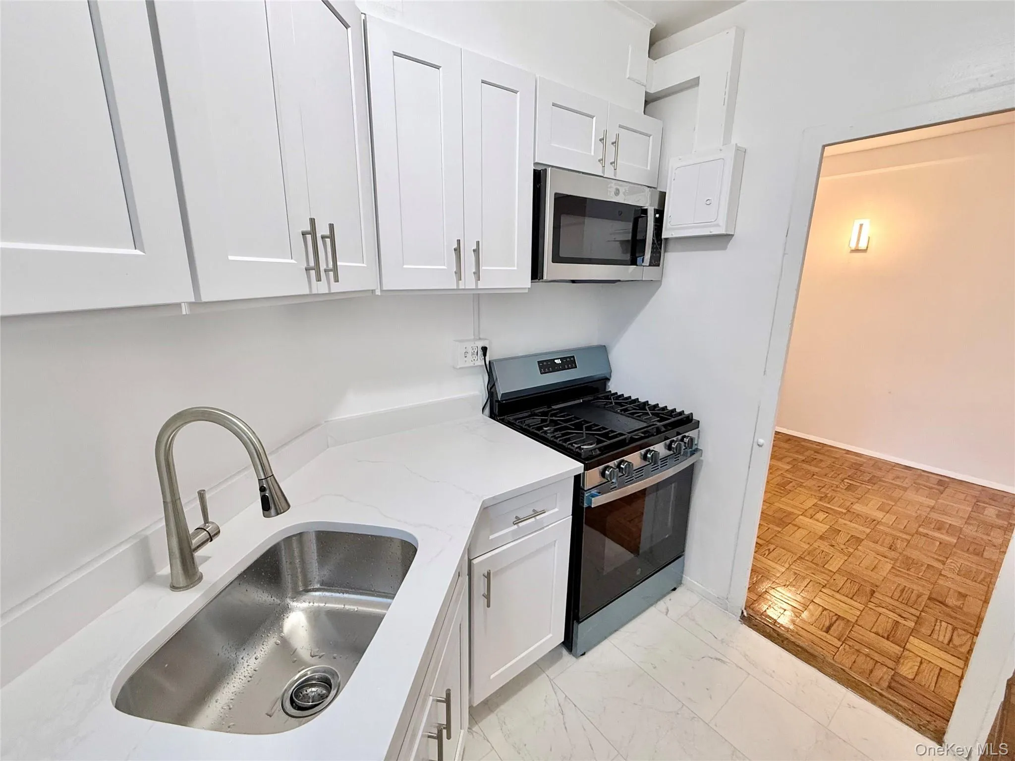 1651 Metropolitan Avenue, New York, NY, 1 Bedroom Bedrooms, 3 Rooms Rooms,1 BathroomBathrooms,Residential,For Rent,Metropolitan,0,1021440 1651 Metropolitan Avenue, New York, NY, 1 Bedroom Bedrooms, 3 Rooms Rooms,1 BathroomBathrooms,Residential,For Rent,Metropolitan,0,1021440