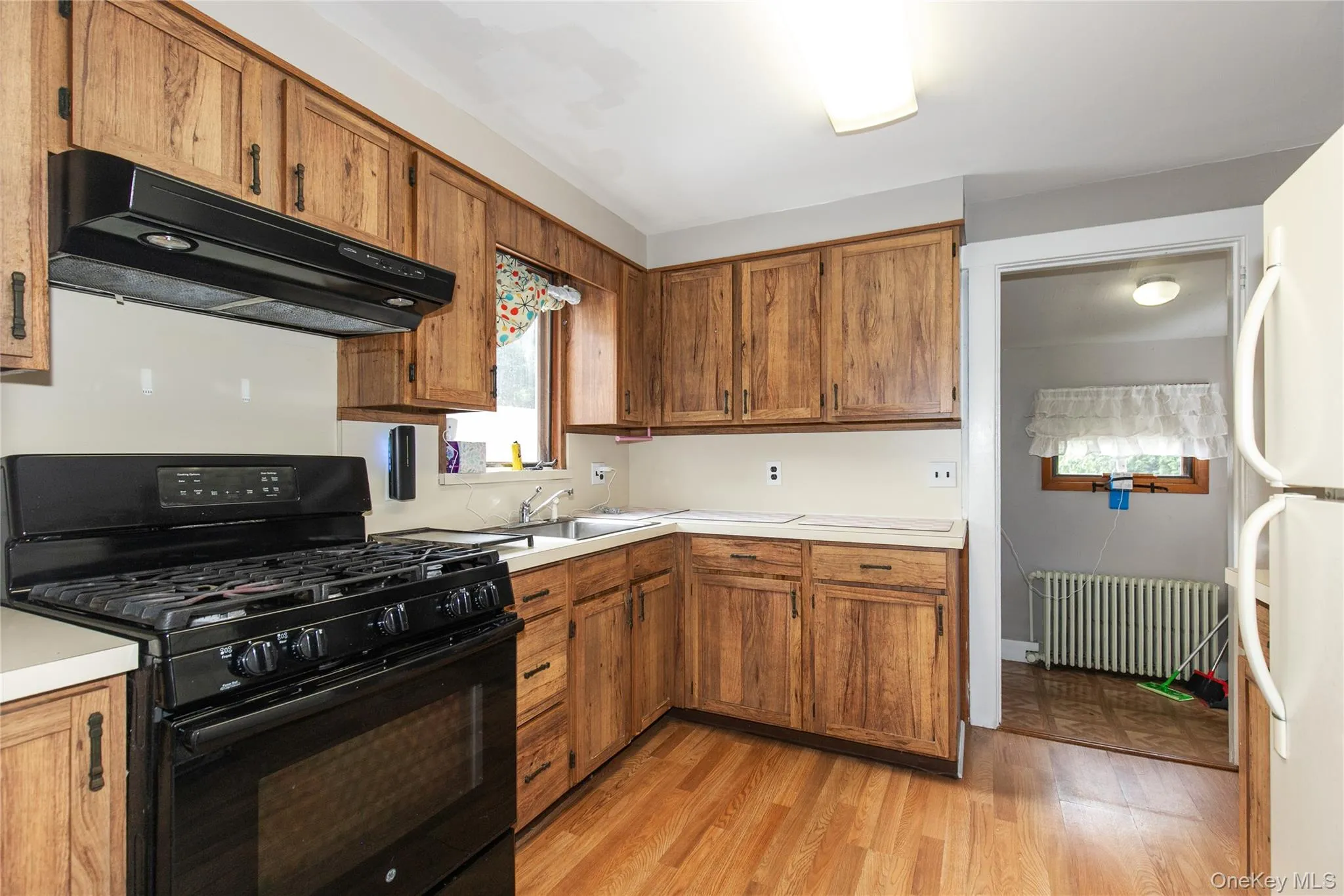 44 Perry Avenue, Oyster Bay, NY, 3 Bedrooms Bedrooms, 8 Rooms Rooms,2 BathroomsBathrooms,Residential,For Rent,Perry,0,1021442 44 Perry Avenue, Oyster Bay, NY, 3 Bedrooms Bedrooms, 8 Rooms Rooms,2 BathroomsBathrooms,Residential,For Rent,Perry,0,1021442