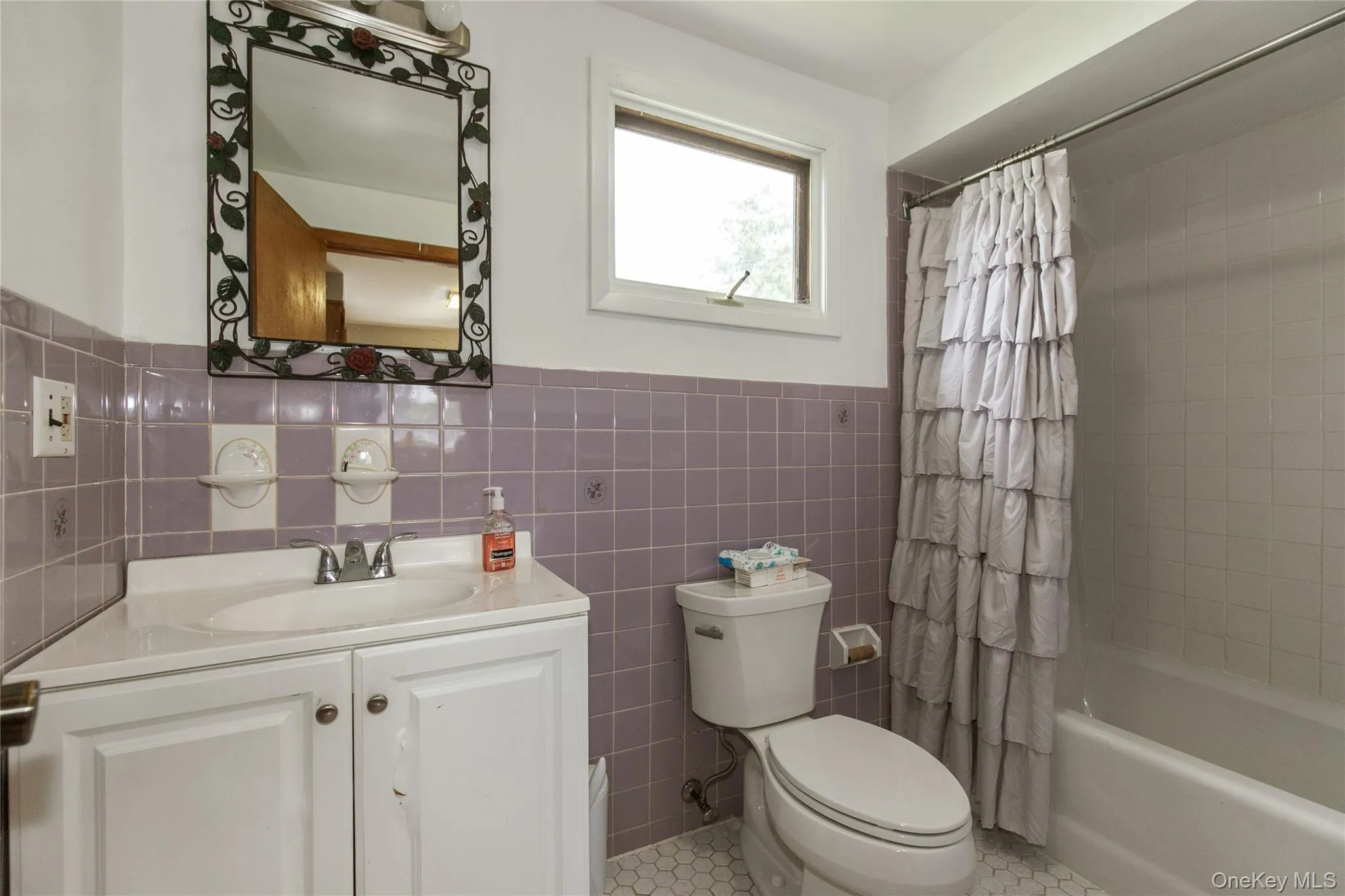 44 Perry Avenue, Oyster Bay, NY, 3 Bedrooms Bedrooms, 8 Rooms Rooms,2 BathroomsBathrooms,Residential,For Rent,Perry,0,1021442 44 Perry Avenue, Oyster Bay, NY, 3 Bedrooms Bedrooms, 8 Rooms Rooms,2 BathroomsBathrooms,Residential,For Rent,Perry,0,1021442