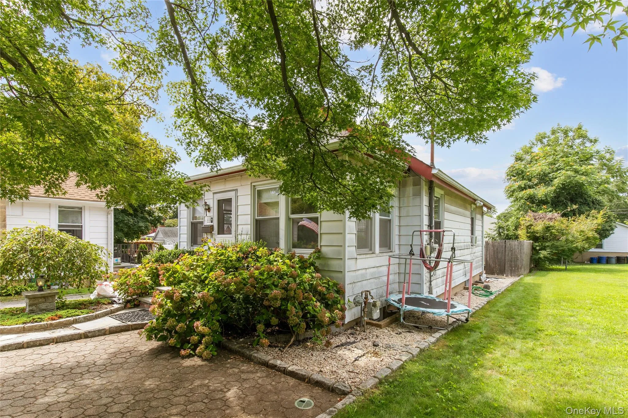 44 Perry Avenue, Oyster Bay, NY, 3 Bedrooms Bedrooms, 8 Rooms Rooms,2 BathroomsBathrooms,Residential,For Rent,Perry,0,1021442 44 Perry Avenue, Oyster Bay, NY, 3 Bedrooms Bedrooms, 8 Rooms Rooms,2 BathroomsBathrooms,Residential,For Rent,Perry,0,1021442
