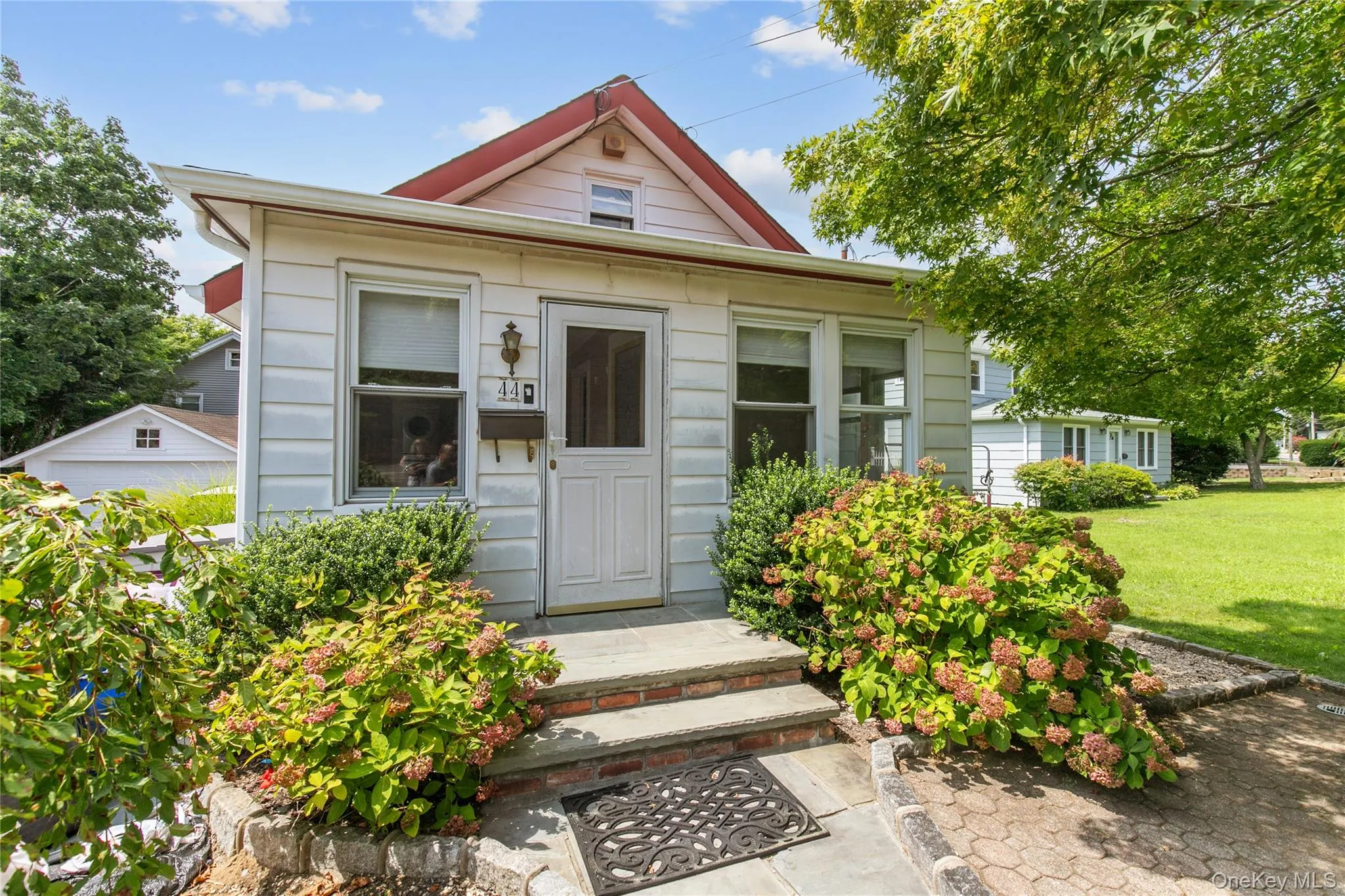 44 Perry Avenue, Oyster Bay, NY, 3 Bedrooms Bedrooms, 8 Rooms Rooms,2 BathroomsBathrooms,Residential,For Rent,Perry,0,1021442 44 Perry Avenue, Oyster Bay, NY, 3 Bedrooms Bedrooms, 8 Rooms Rooms,2 BathroomsBathrooms,Residential,For Rent,Perry,0,1021442