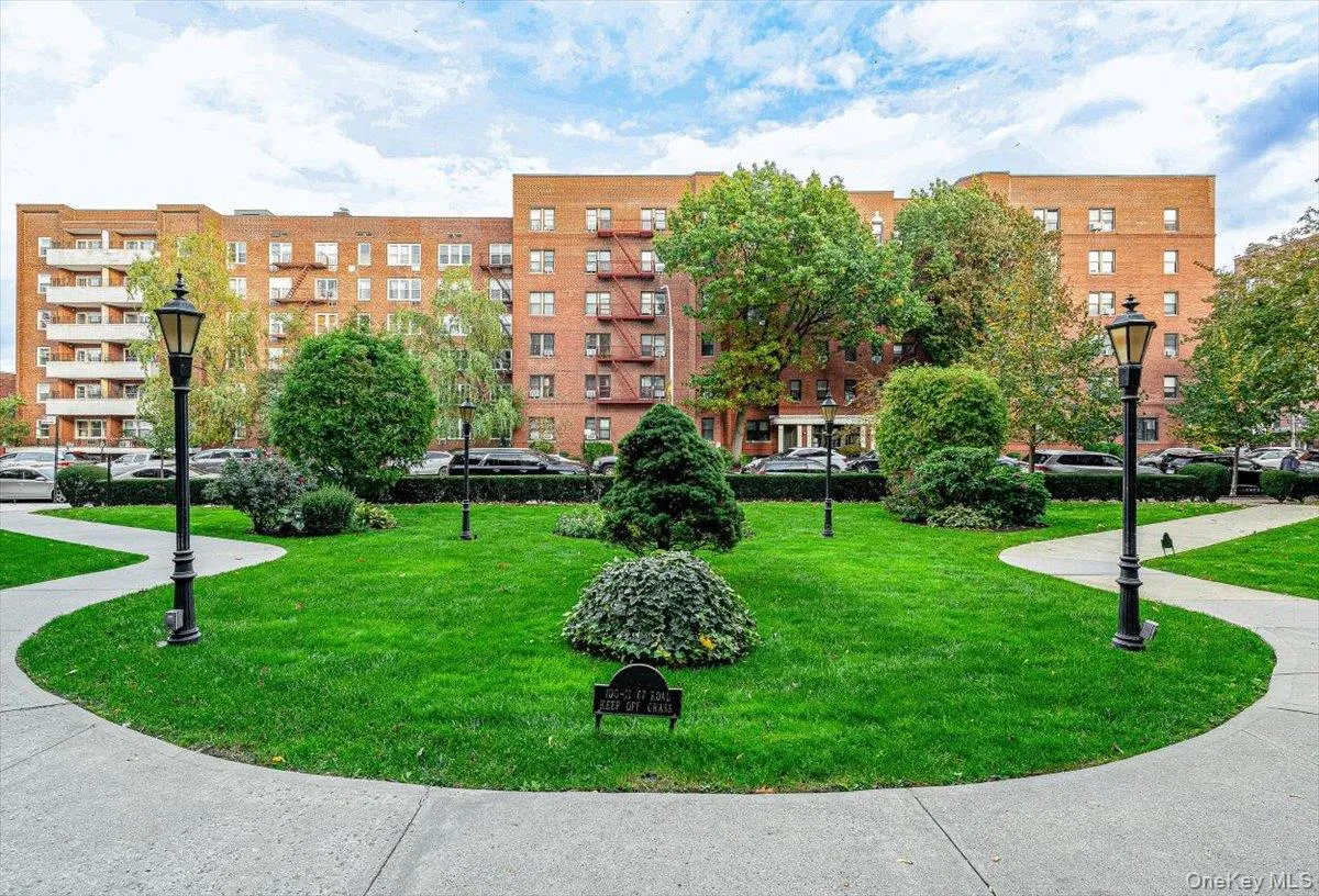 100-11 67th Road, New York, NY, 1 Bedroom Bedrooms, 4 Rooms Rooms,1 BathroomBathrooms,Residential,For Rent,67th,0,1021453 100-11 67th Road, New York, NY, 1 Bedroom Bedrooms, 4 Rooms Rooms,1 BathroomBathrooms,Residential,For Rent,67th,0,1021453