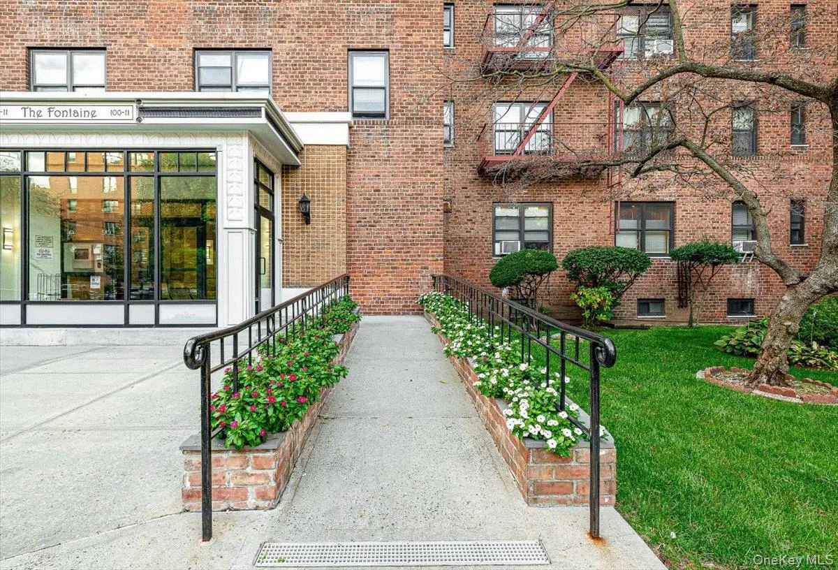 100-11 67th Road, New York, NY, 1 Bedroom Bedrooms, 4 Rooms Rooms,1 BathroomBathrooms,Residential,For Rent,67th,0,1021453 100-11 67th Road, New York, NY, 1 Bedroom Bedrooms, 4 Rooms Rooms,1 BathroomBathrooms,Residential,For Rent,67th,0,1021453