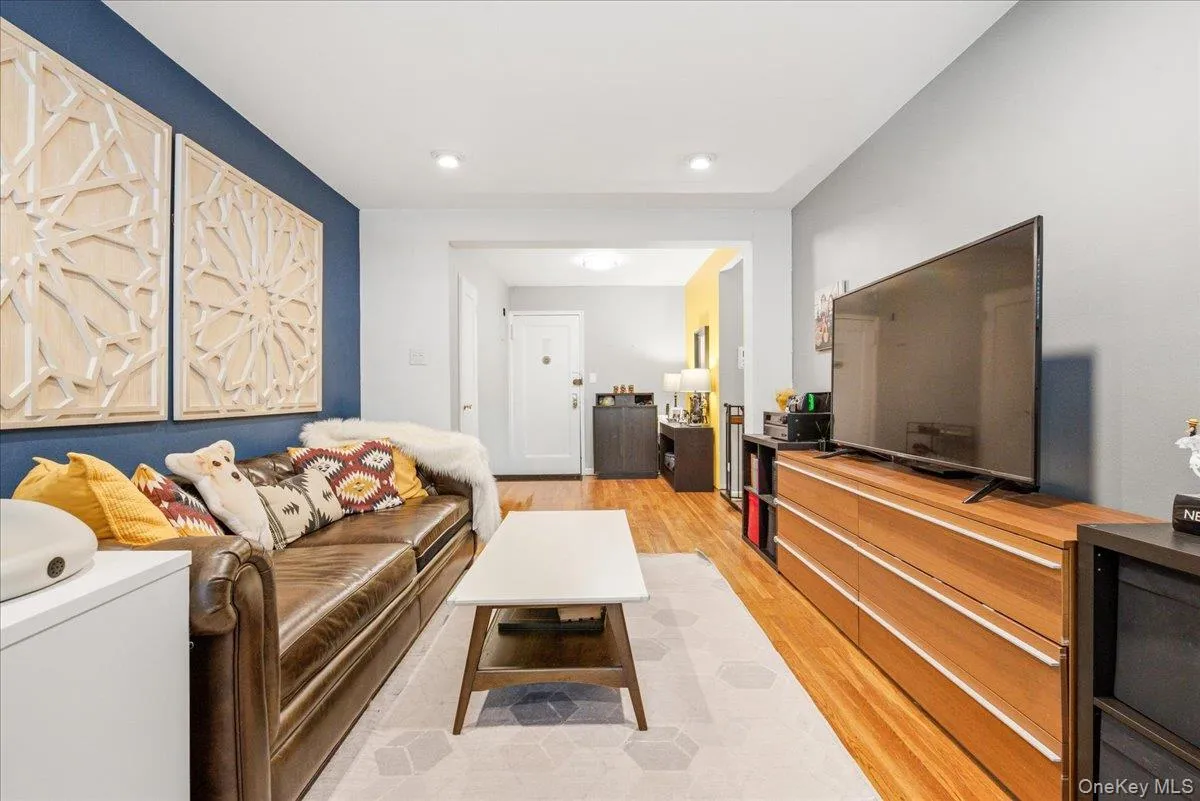 100-11 67th Road, New York, NY, 1 Bedroom Bedrooms, 4 Rooms Rooms,1 BathroomBathrooms,Residential,For Rent,67th,0,1021453 100-11 67th Road, New York, NY, 1 Bedroom Bedrooms, 4 Rooms Rooms,1 BathroomBathrooms,Residential,For Rent,67th,0,1021453