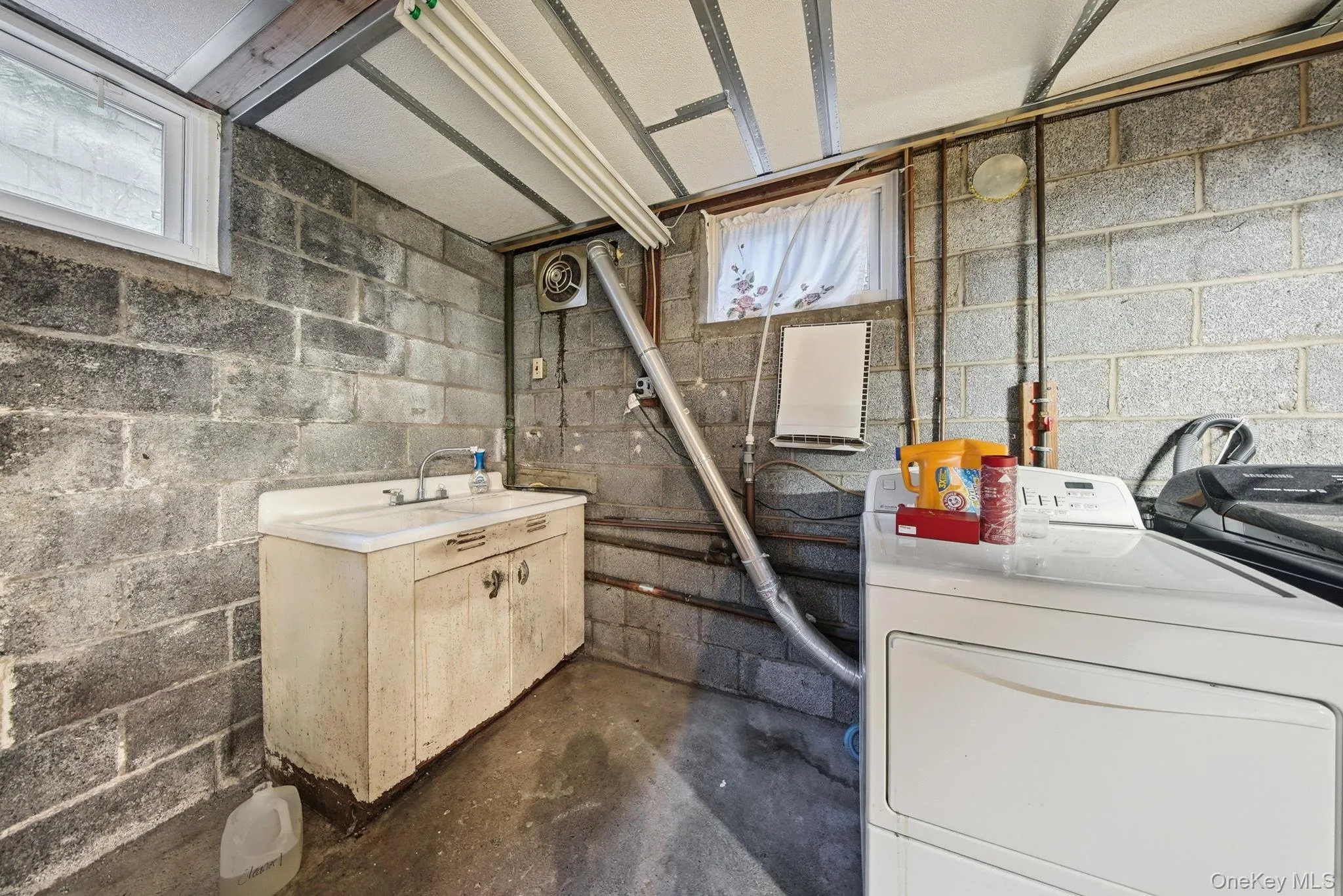89 Prince Street, Middletown, NY, 2 Bedrooms Bedrooms, 7 Rooms Rooms,1 BathroomBathrooms,Residential,For Rent,Prince,0,1021455 89 Prince Street, Middletown, NY, 2 Bedrooms Bedrooms, 7 Rooms Rooms,1 BathroomBathrooms,Residential,For Rent,Prince,0,1021455