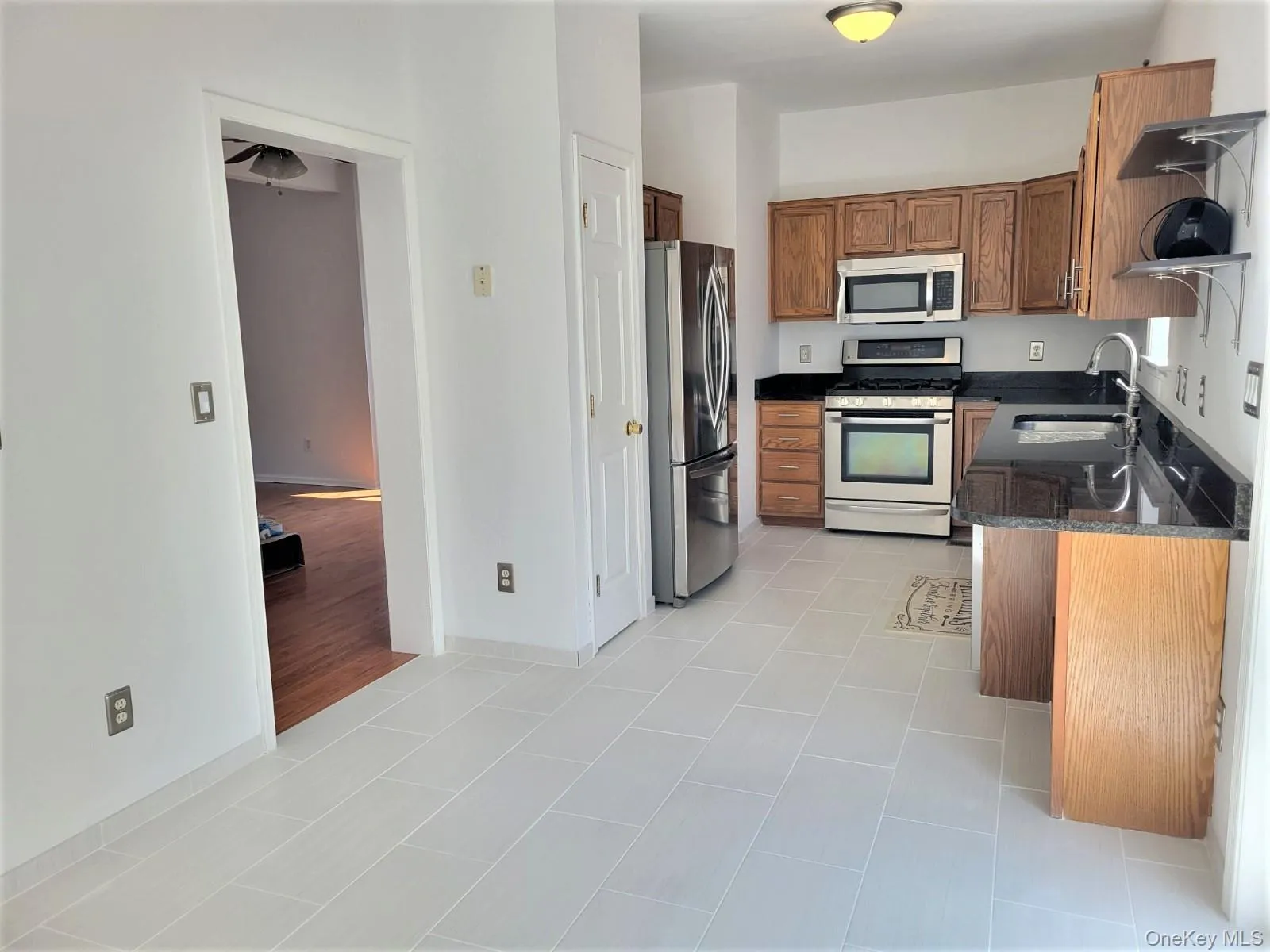 1 Boulder Court, Woodbury, NY, 3 Bedrooms Bedrooms, 6 Rooms Rooms,2 BathroomsBathrooms,Residential Lease,For Rent,Boulder,0,1021465 1 Boulder Court, Woodbury, NY, 3 Bedrooms Bedrooms, 6 Rooms Rooms,2 BathroomsBathrooms,Residential Lease,For Rent,Boulder,0,1021465