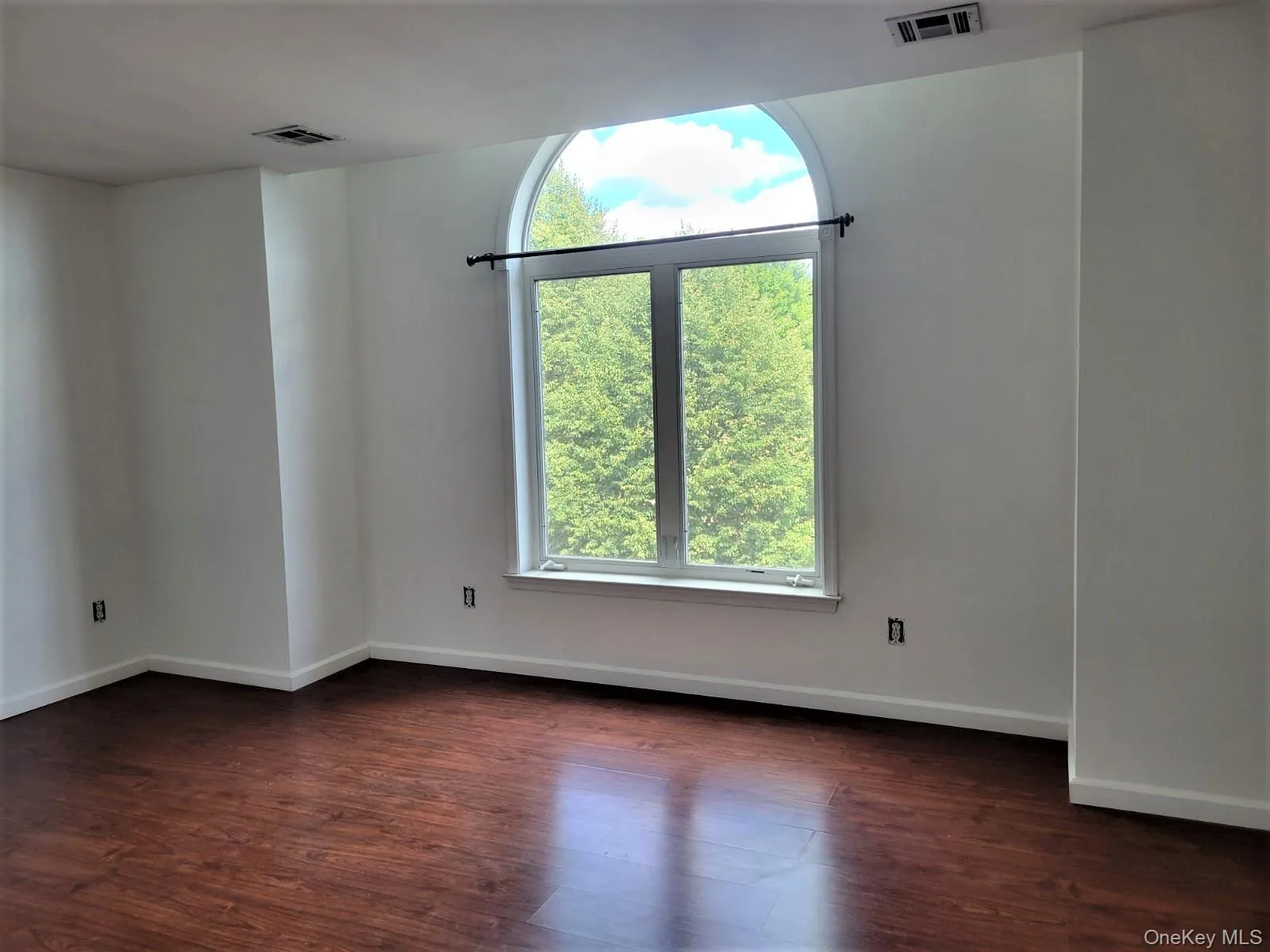 1 Boulder Court, Woodbury, NY, 3 Bedrooms Bedrooms, 6 Rooms Rooms,2 BathroomsBathrooms,Residential Lease,For Rent,Boulder,0,1021465 1 Boulder Court, Woodbury, NY, 3 Bedrooms Bedrooms, 6 Rooms Rooms,2 BathroomsBathrooms,Residential Lease,For Rent,Boulder,0,1021465