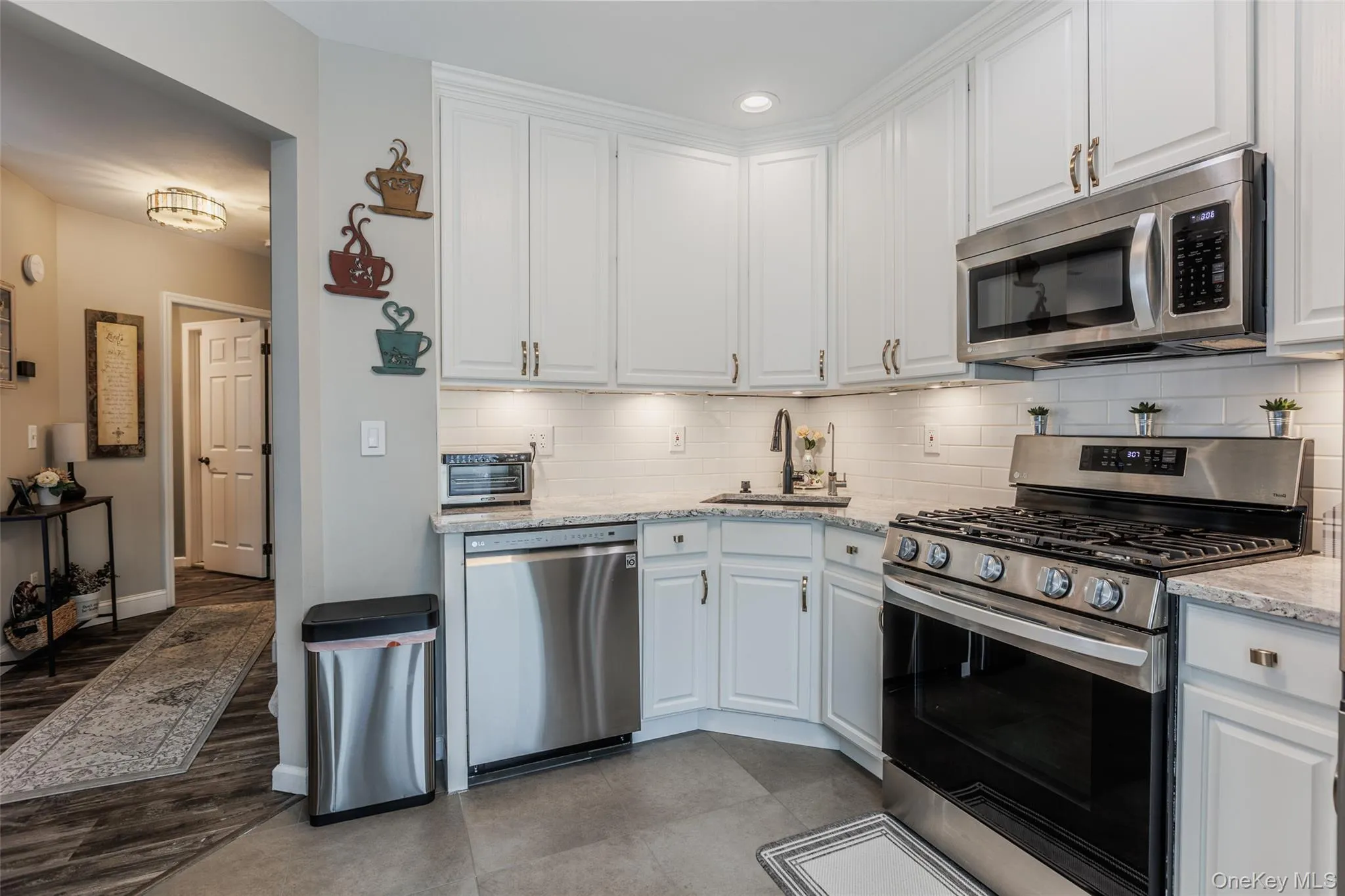 84 Kate Circle, Brookhaven, NY, 2 Bedrooms Bedrooms, 7 Rooms Rooms,2 BathroomsBathrooms,Residential,For Rent,Kate,0,1021466 84 Kate Circle, Brookhaven, NY, 2 Bedrooms Bedrooms, 7 Rooms Rooms,2 BathroomsBathrooms,Residential,For Rent,Kate,0,1021466