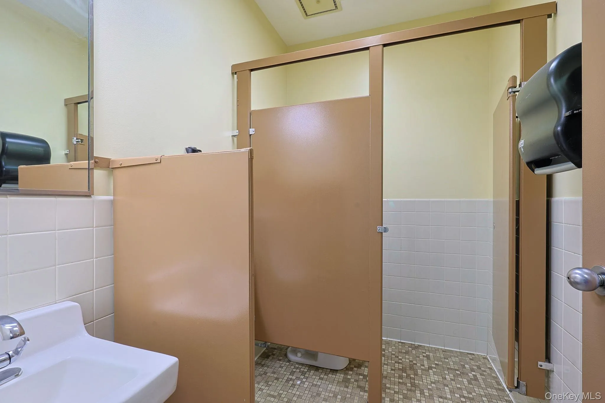 501 Cedar Hill Road, Fishkill, NY, 1 Bedroom Bedrooms, 6 Rooms Rooms,Residential,For Rent,Cedar Hill,0,1021467 501 Cedar Hill Road, Fishkill, NY, 1 Bedroom Bedrooms, 6 Rooms Rooms,Residential,For Rent,Cedar Hill,0,1021467