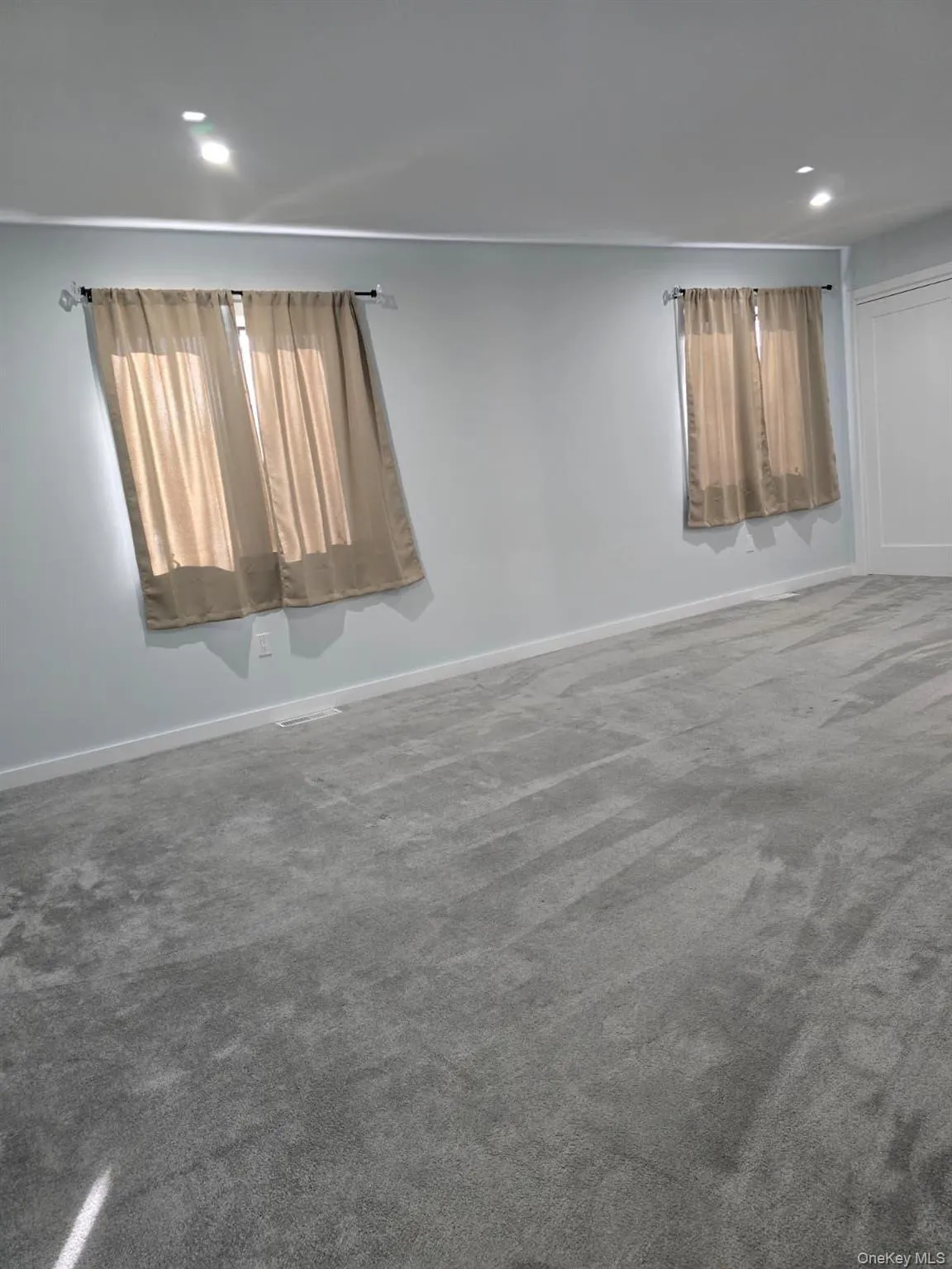 27 Hickory Avenue, Brookhaven, NY, 3 Bedrooms Bedrooms, 6 Rooms Rooms,2 BathroomsBathrooms,Residential,For Rent,Hickory,0,1021469 27 Hickory Avenue, Brookhaven, NY, 3 Bedrooms Bedrooms, 6 Rooms Rooms,2 BathroomsBathrooms,Residential,For Rent,Hickory,0,1021469