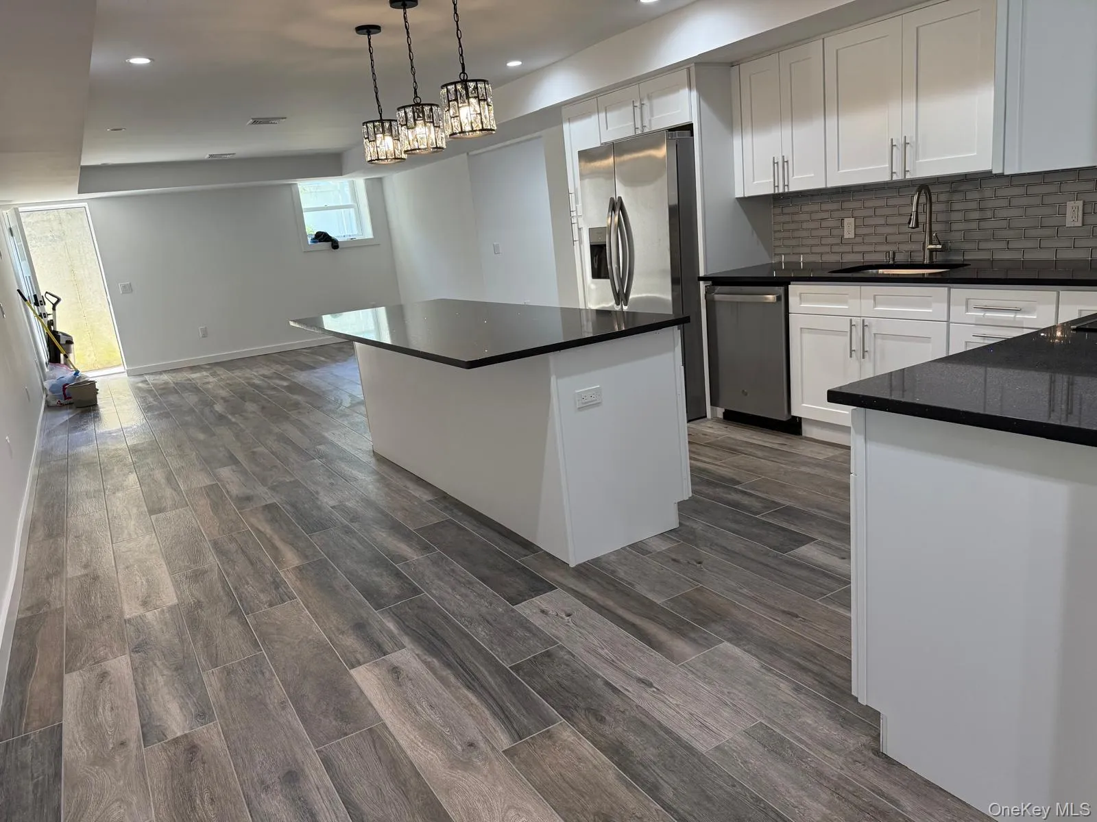 27 Hickory Avenue, Brookhaven, NY, 3 Bedrooms Bedrooms, 6 Rooms Rooms,2 BathroomsBathrooms,Residential,For Rent,Hickory,0,1021469 27 Hickory Avenue, Brookhaven, NY, 3 Bedrooms Bedrooms, 6 Rooms Rooms,2 BathroomsBathrooms,Residential,For Rent,Hickory,0,1021469