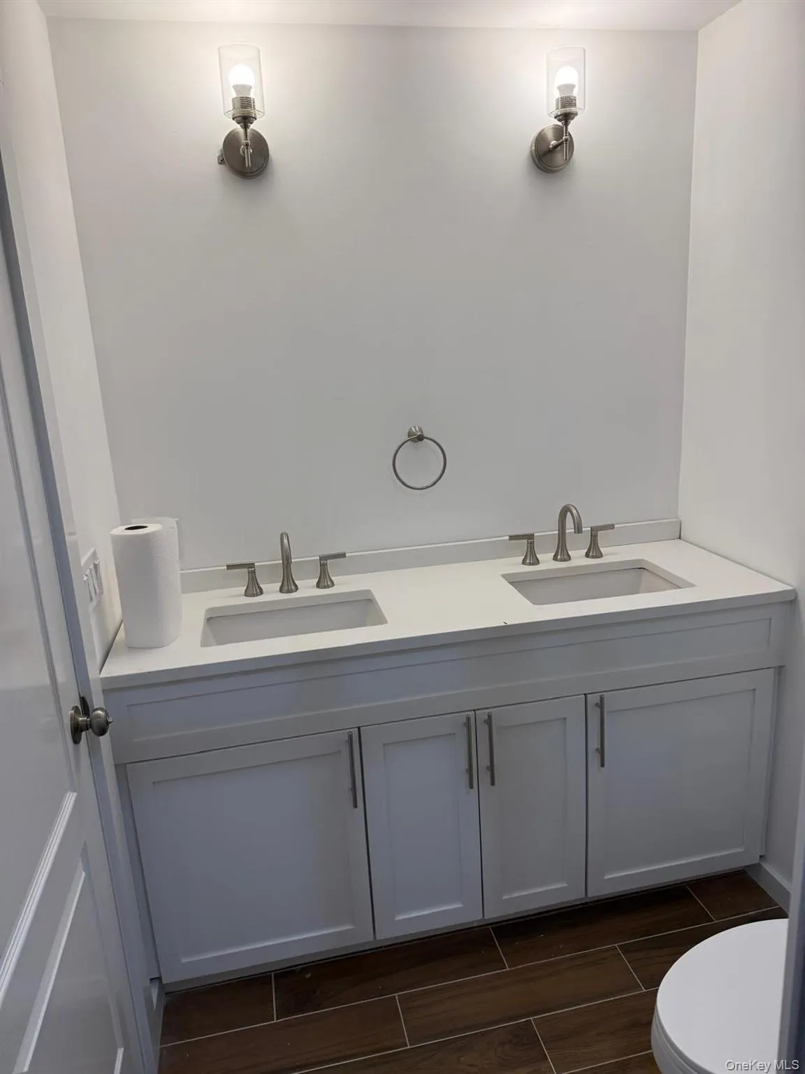 27 Hickory Avenue, Brookhaven, NY, 3 Bedrooms Bedrooms, 6 Rooms Rooms,2 BathroomsBathrooms,Residential,For Rent,Hickory,0,1021469 27 Hickory Avenue, Brookhaven, NY, 3 Bedrooms Bedrooms, 6 Rooms Rooms,2 BathroomsBathrooms,Residential,For Rent,Hickory,0,1021469