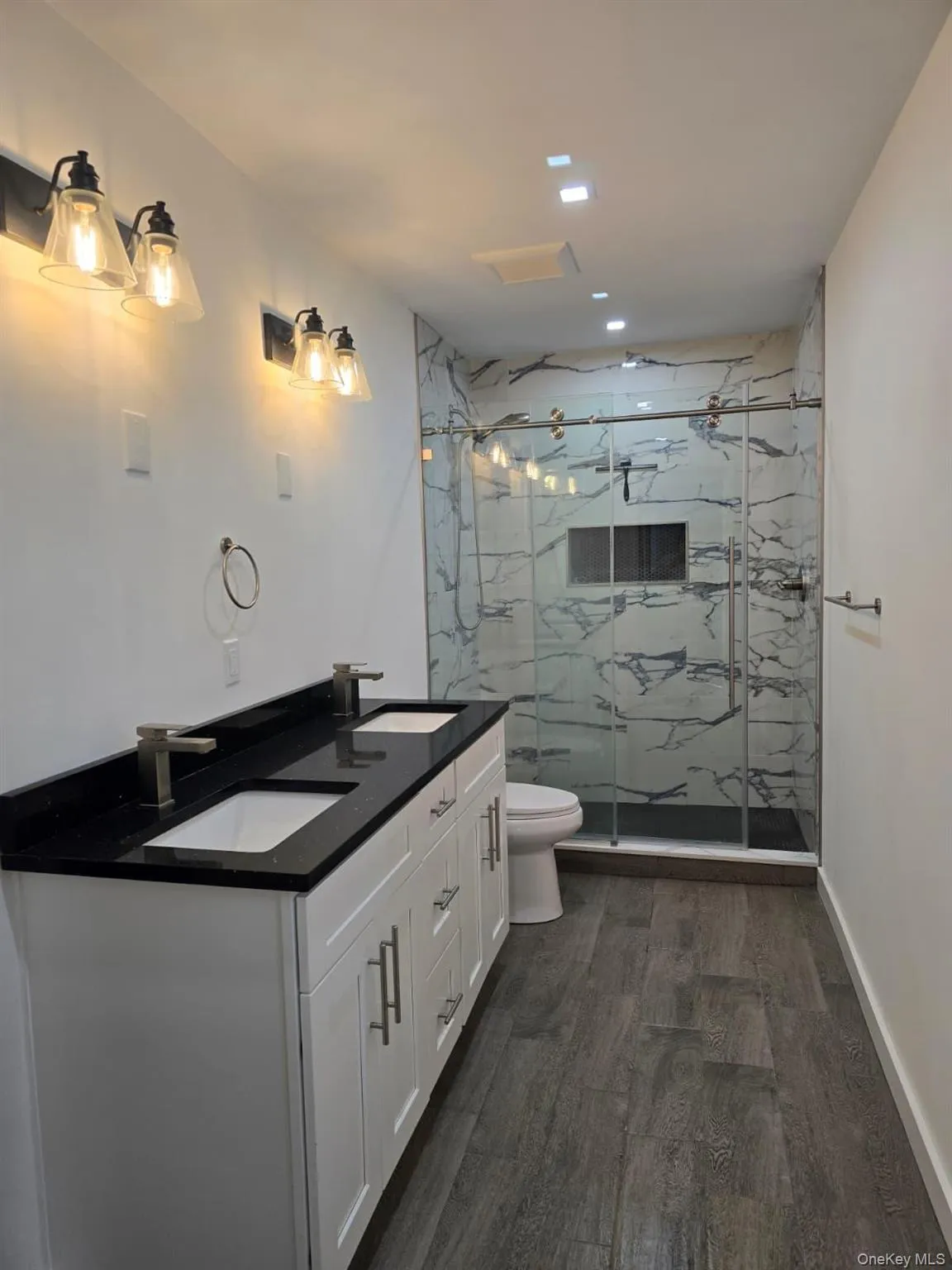 27 Hickory Avenue, Brookhaven, NY, 3 Bedrooms Bedrooms, 6 Rooms Rooms,2 BathroomsBathrooms,Residential,For Rent,Hickory,0,1021469 27 Hickory Avenue, Brookhaven, NY, 3 Bedrooms Bedrooms, 6 Rooms Rooms,2 BathroomsBathrooms,Residential,For Rent,Hickory,0,1021469
