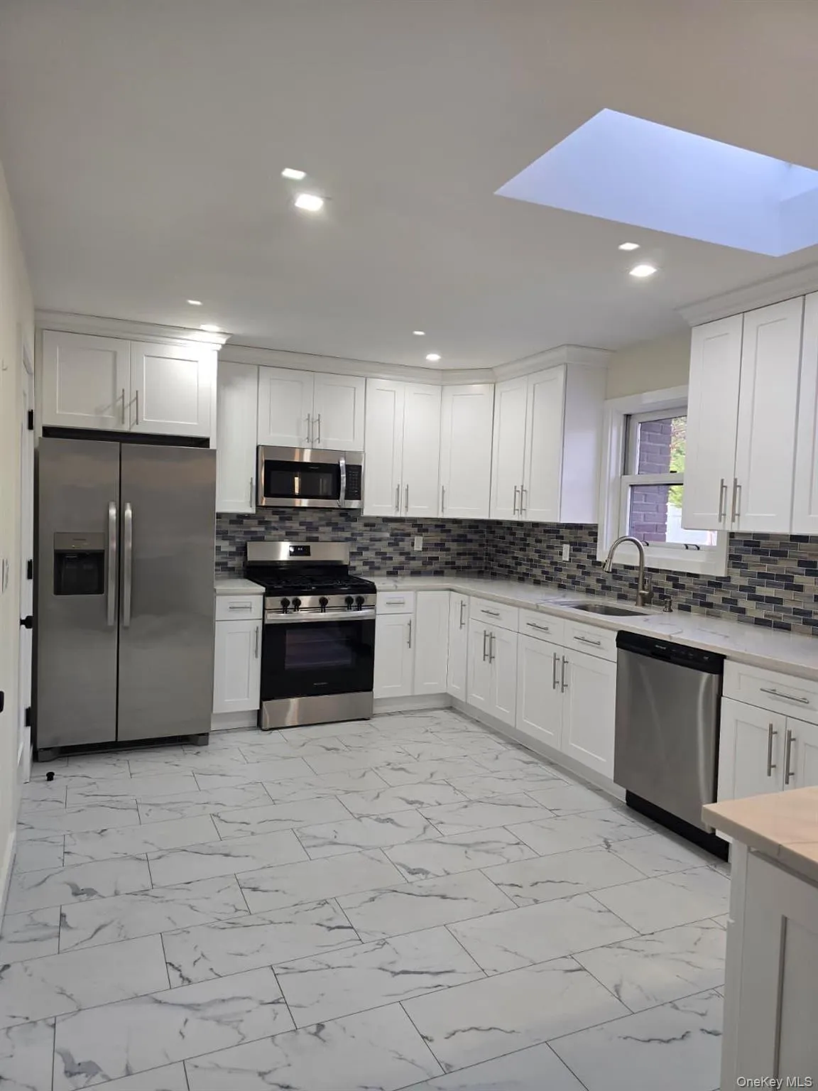 27 Hickory Avenue, Brookhaven, NY, 3 Bedrooms Bedrooms, 6 Rooms Rooms,2 BathroomsBathrooms,Residential,For Rent,Hickory,0,1021469 27 Hickory Avenue, Brookhaven, NY, 3 Bedrooms Bedrooms, 6 Rooms Rooms,2 BathroomsBathrooms,Residential,For Rent,Hickory,0,1021469