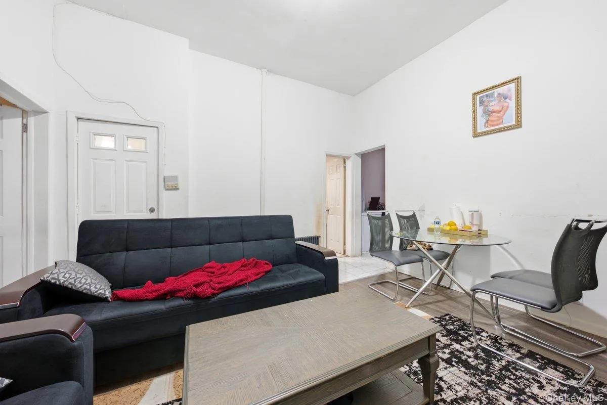 3159 Villa Avenue, New York, NY, 11 Bedrooms Bedrooms, 11 Rooms Rooms,4 BathroomsBathrooms,Residential,For Rent,Villa,0,1021472 3159 Villa Avenue, New York, NY, 11 Bedrooms Bedrooms, 11 Rooms Rooms,4 BathroomsBathrooms,Residential,For Rent,Villa,0,1021472