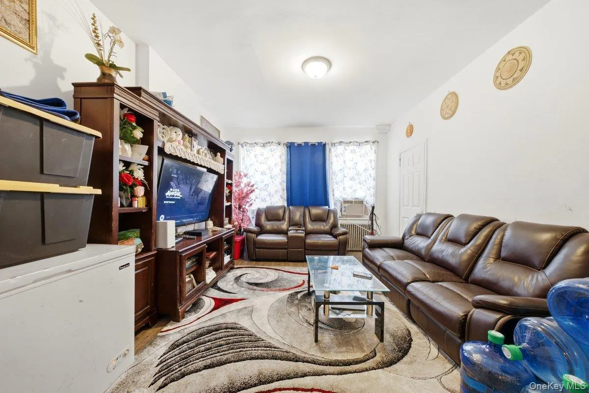 3159 Villa Avenue, New York, NY, 11 Bedrooms Bedrooms, 11 Rooms Rooms,4 BathroomsBathrooms,Residential,For Rent,Villa,0,1021472 3159 Villa Avenue, New York, NY, 11 Bedrooms Bedrooms, 11 Rooms Rooms,4 BathroomsBathrooms,Residential,For Rent,Villa,0,1021472