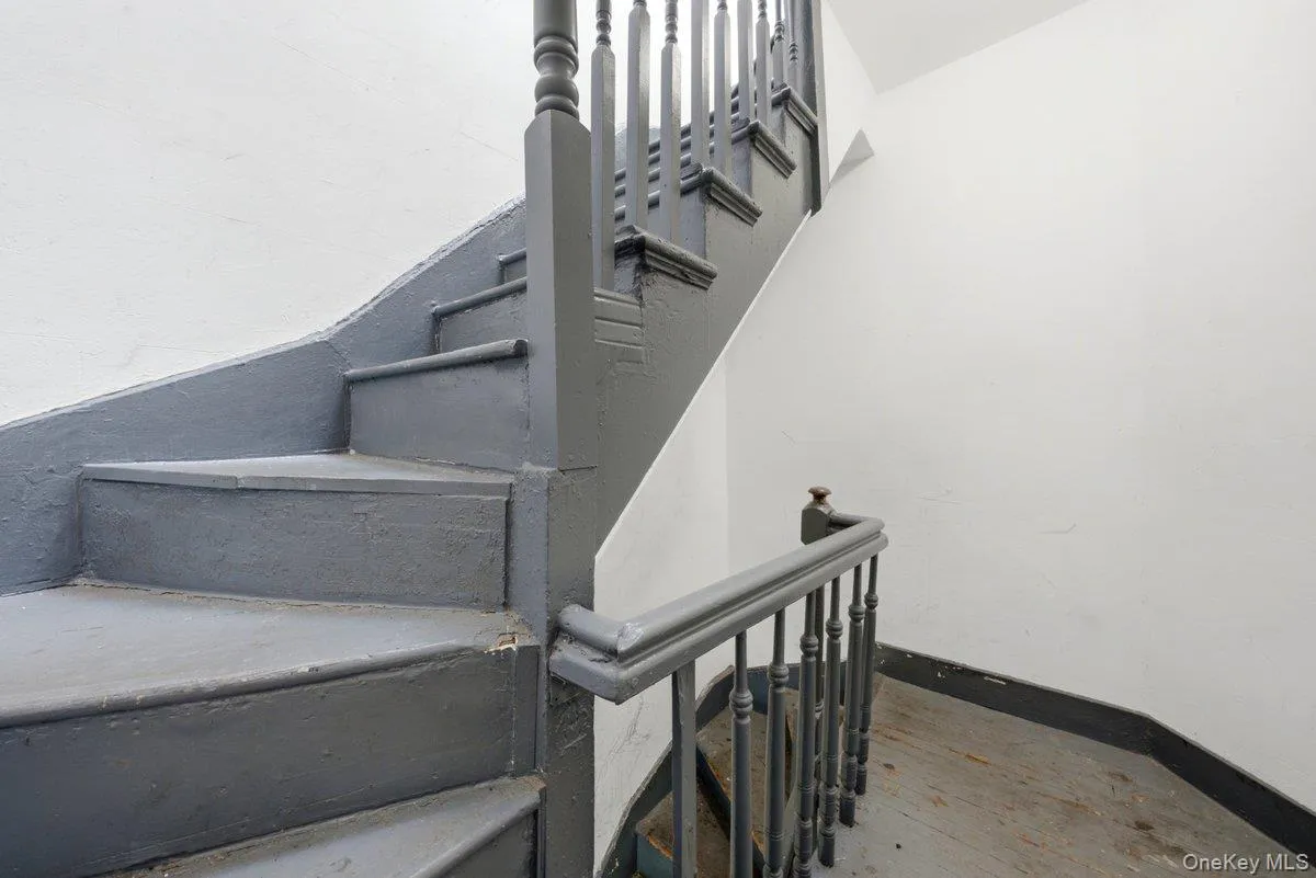 3159 Villa Avenue, New York, NY, 11 Bedrooms Bedrooms, 11 Rooms Rooms,4 BathroomsBathrooms,Residential,For Rent,Villa,0,1021472 3159 Villa Avenue, New York, NY, 11 Bedrooms Bedrooms, 11 Rooms Rooms,4 BathroomsBathrooms,Residential,For Rent,Villa,0,1021472