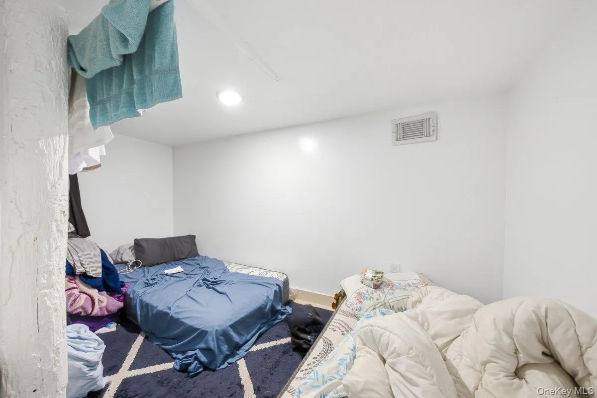 3159 Villa Avenue, New York, NY, 11 Bedrooms Bedrooms, 11 Rooms Rooms,4 BathroomsBathrooms,Residential,For Rent,Villa,0,1021472 3159 Villa Avenue, New York, NY, 11 Bedrooms Bedrooms, 11 Rooms Rooms,4 BathroomsBathrooms,Residential,For Rent,Villa,0,1021472