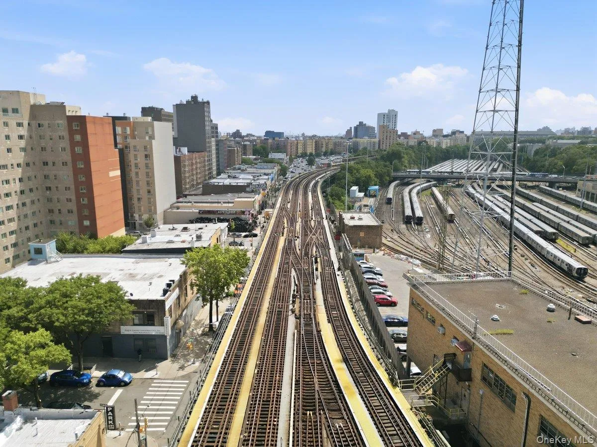 3159 Villa Avenue, New York, NY, 11 Bedrooms Bedrooms, 11 Rooms Rooms,4 BathroomsBathrooms,Residential,For Rent,Villa,0,1021472 3159 Villa Avenue, New York, NY, 11 Bedrooms Bedrooms, 11 Rooms Rooms,4 BathroomsBathrooms,Residential,For Rent,Villa,0,1021472