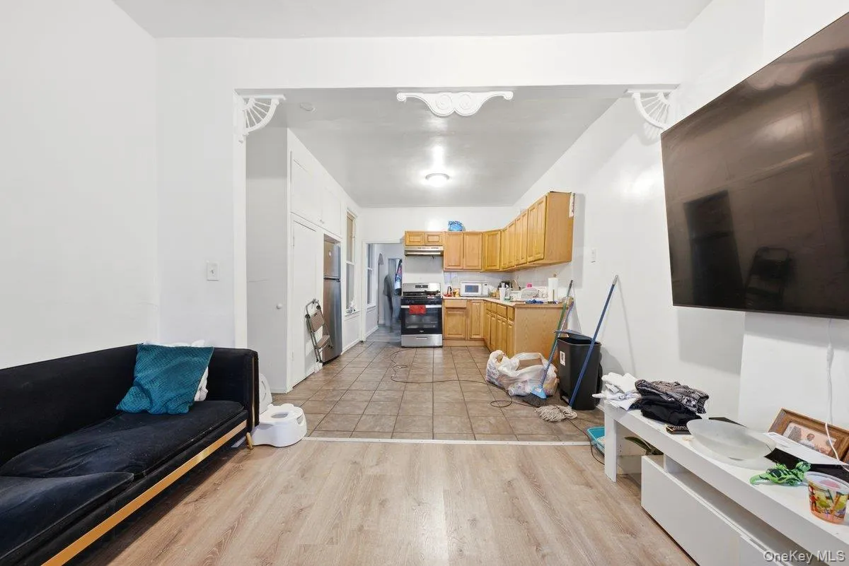 3159 Villa Avenue, New York, NY, 11 Bedrooms Bedrooms, 11 Rooms Rooms,4 BathroomsBathrooms,Residential,For Rent,Villa,0,1021472 3159 Villa Avenue, New York, NY, 11 Bedrooms Bedrooms, 11 Rooms Rooms,4 BathroomsBathrooms,Residential,For Rent,Villa,0,1021472