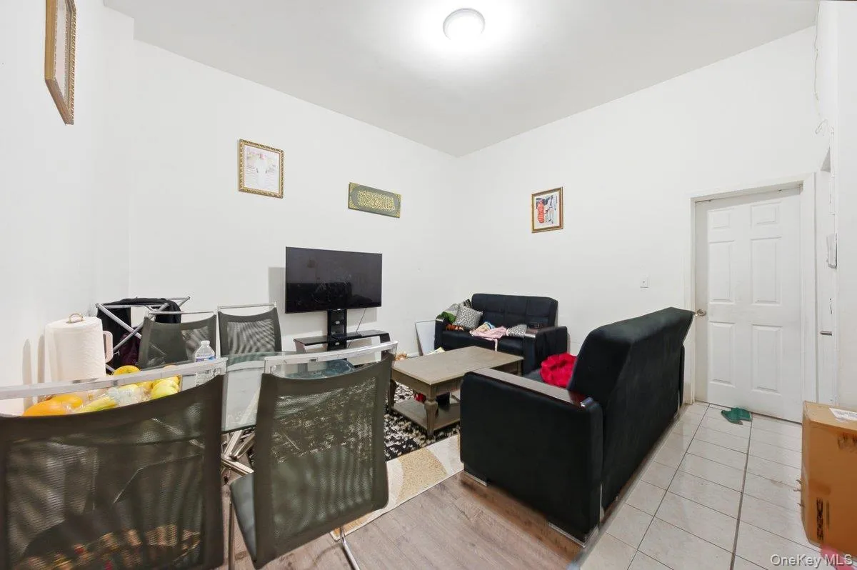3159 Villa Avenue, New York, NY, 11 Bedrooms Bedrooms, 11 Rooms Rooms,4 BathroomsBathrooms,Residential,For Rent,Villa,0,1021472 3159 Villa Avenue, New York, NY, 11 Bedrooms Bedrooms, 11 Rooms Rooms,4 BathroomsBathrooms,Residential,For Rent,Villa,0,1021472