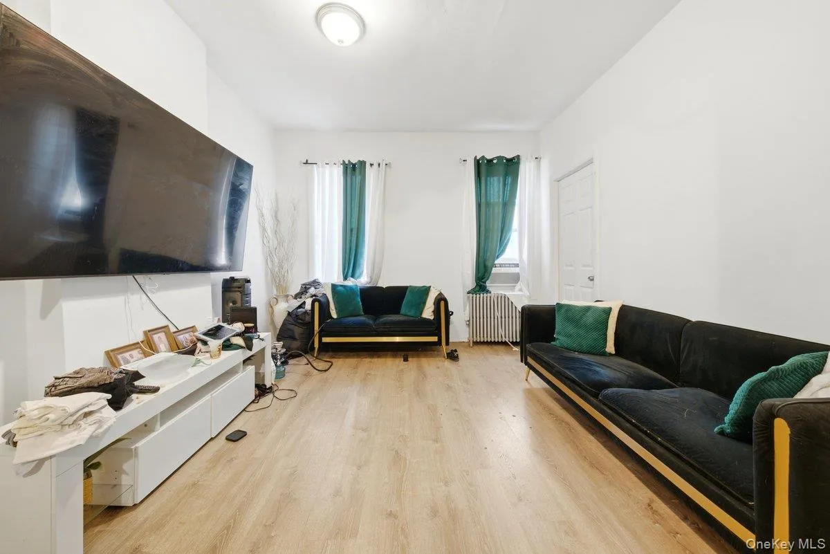 3159 Villa Avenue, New York, NY, 11 Bedrooms Bedrooms, 11 Rooms Rooms,4 BathroomsBathrooms,Residential,For Rent,Villa,0,1021472 3159 Villa Avenue, New York, NY, 11 Bedrooms Bedrooms, 11 Rooms Rooms,4 BathroomsBathrooms,Residential,For Rent,Villa,0,1021472
