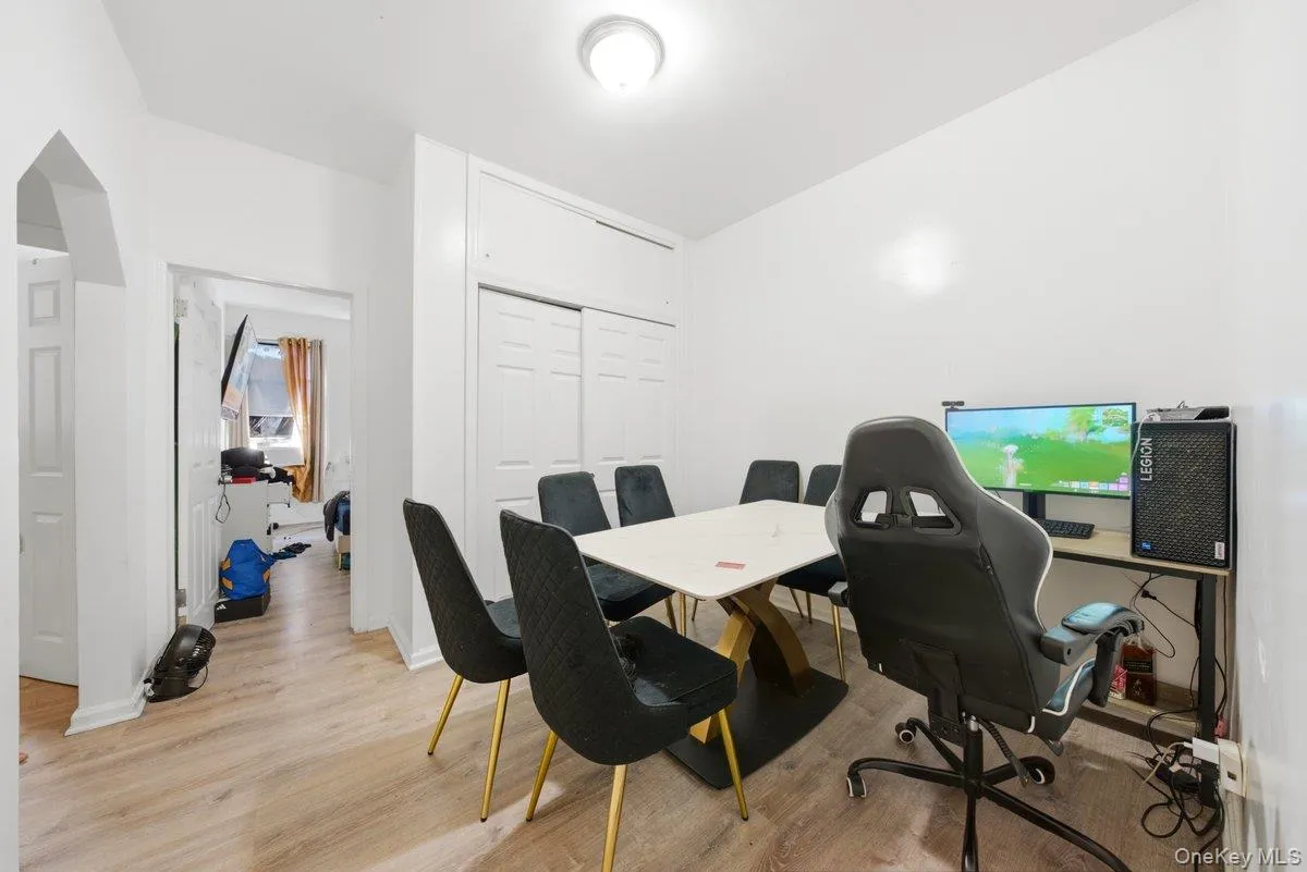 3159 Villa Avenue, New York, NY, 11 Bedrooms Bedrooms, 11 Rooms Rooms,4 BathroomsBathrooms,Residential,For Rent,Villa,0,1021472 3159 Villa Avenue, New York, NY, 11 Bedrooms Bedrooms, 11 Rooms Rooms,4 BathroomsBathrooms,Residential,For Rent,Villa,0,1021472
