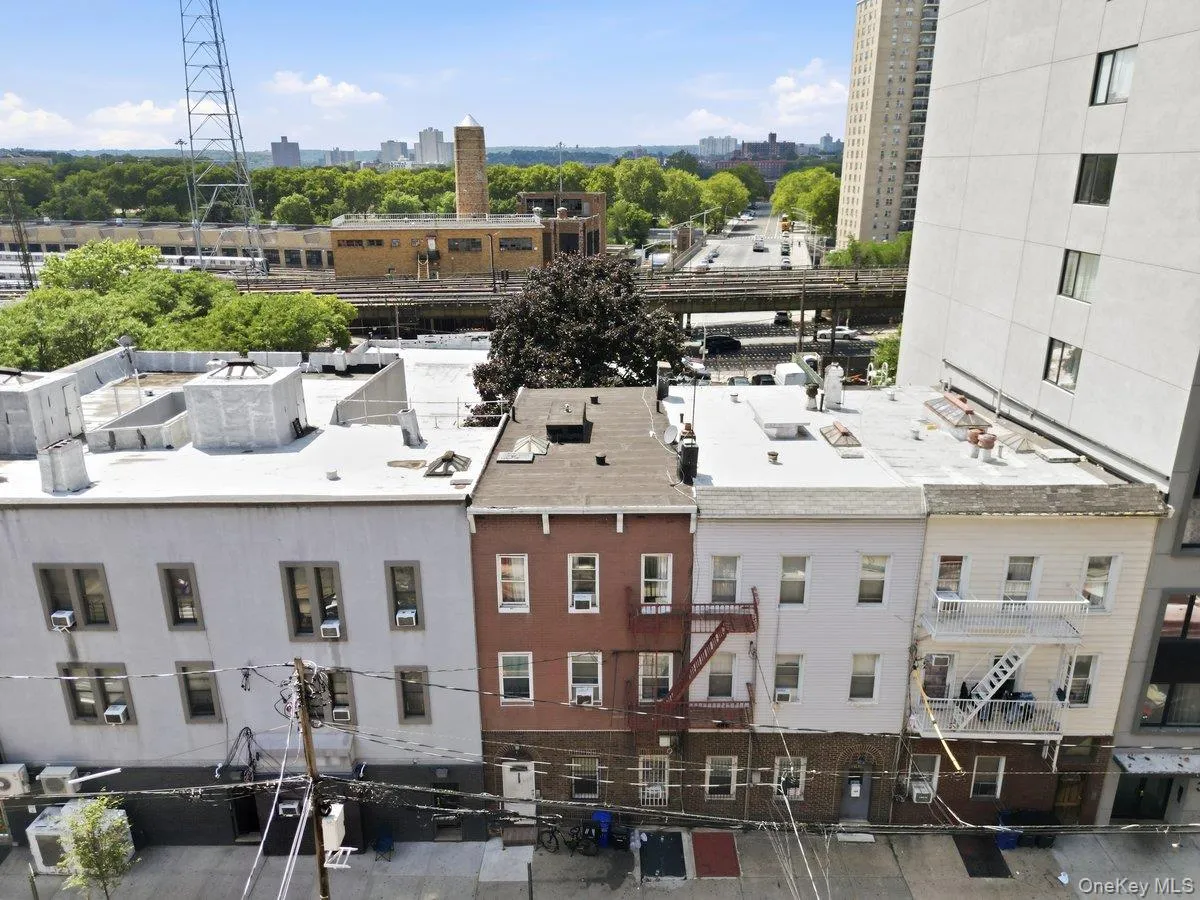 3159 Villa Avenue, New York, NY, 11 Bedrooms Bedrooms, 11 Rooms Rooms,4 BathroomsBathrooms,Residential,For Rent,Villa,0,1021472 3159 Villa Avenue, New York, NY, 11 Bedrooms Bedrooms, 11 Rooms Rooms,4 BathroomsBathrooms,Residential,For Rent,Villa,0,1021472