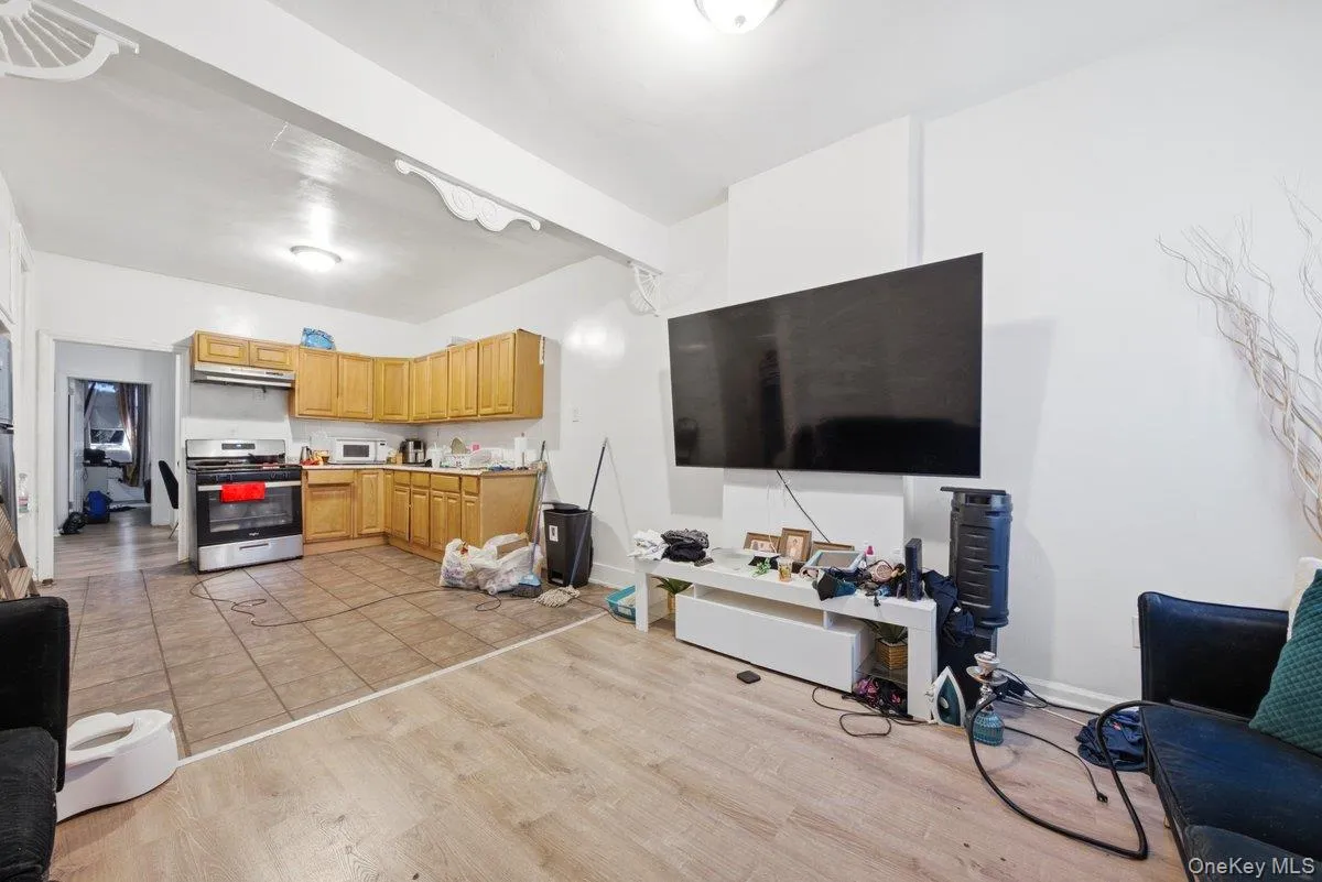 3159 Villa Avenue, New York, NY, 11 Bedrooms Bedrooms, 11 Rooms Rooms,4 BathroomsBathrooms,Residential,For Rent,Villa,0,1021472 3159 Villa Avenue, New York, NY, 11 Bedrooms Bedrooms, 11 Rooms Rooms,4 BathroomsBathrooms,Residential,For Rent,Villa,0,1021472