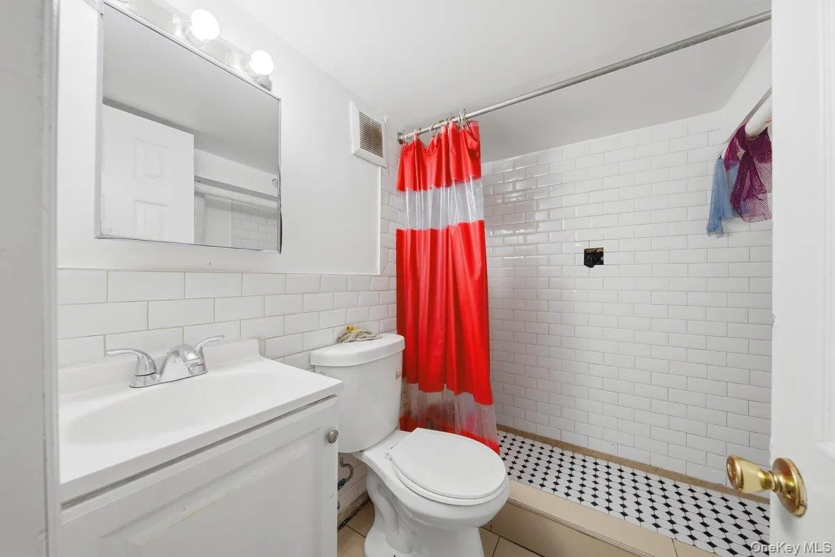 3159 Villa Avenue, New York, NY, 11 Bedrooms Bedrooms, 11 Rooms Rooms,4 BathroomsBathrooms,Residential,For Rent,Villa,0,1021472 3159 Villa Avenue, New York, NY, 11 Bedrooms Bedrooms, 11 Rooms Rooms,4 BathroomsBathrooms,Residential,For Rent,Villa,0,1021472