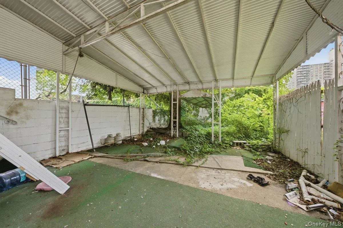 3159 Villa Avenue, New York, NY, 11 Bedrooms Bedrooms, 11 Rooms Rooms,4 BathroomsBathrooms,Residential,For Rent,Villa,0,1021472 3159 Villa Avenue, New York, NY, 11 Bedrooms Bedrooms, 11 Rooms Rooms,4 BathroomsBathrooms,Residential,For Rent,Villa,0,1021472