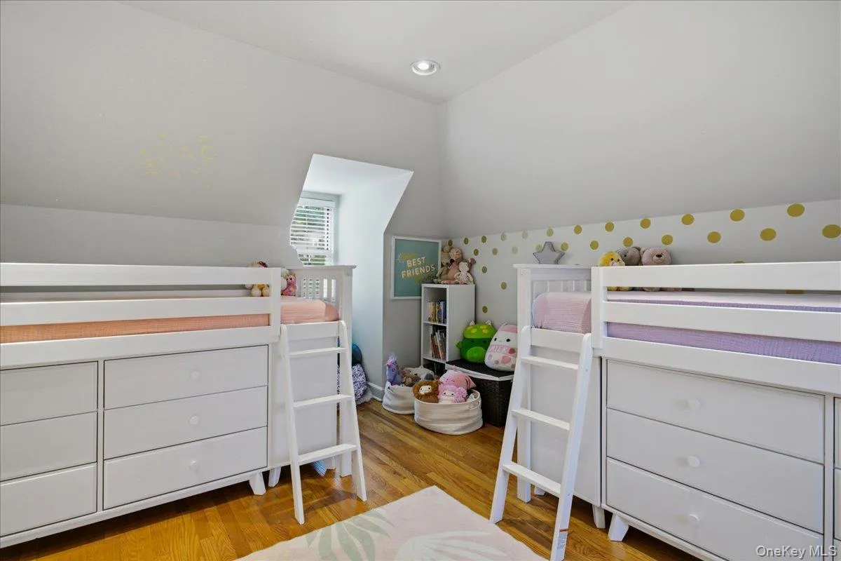 13 Campus Place, Greenburgh, NY, 2 Bedrooms Bedrooms, 5 Rooms Rooms,2 BathroomsBathrooms,Residential,For Rent,Campus,0,1021477 13 Campus Place, Greenburgh, NY, 2 Bedrooms Bedrooms, 5 Rooms Rooms,2 BathroomsBathrooms,Residential,For Rent,Campus,0,1021477