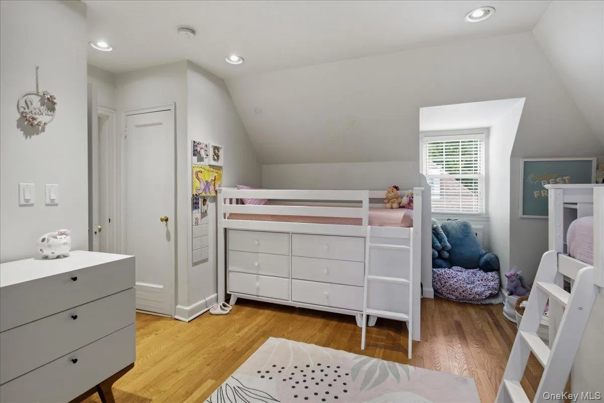 13 Campus Place, Greenburgh, NY, 2 Bedrooms Bedrooms, 5 Rooms Rooms,2 BathroomsBathrooms,Residential,For Rent,Campus,0,1021477 13 Campus Place, Greenburgh, NY, 2 Bedrooms Bedrooms, 5 Rooms Rooms,2 BathroomsBathrooms,Residential,For Rent,Campus,0,1021477
