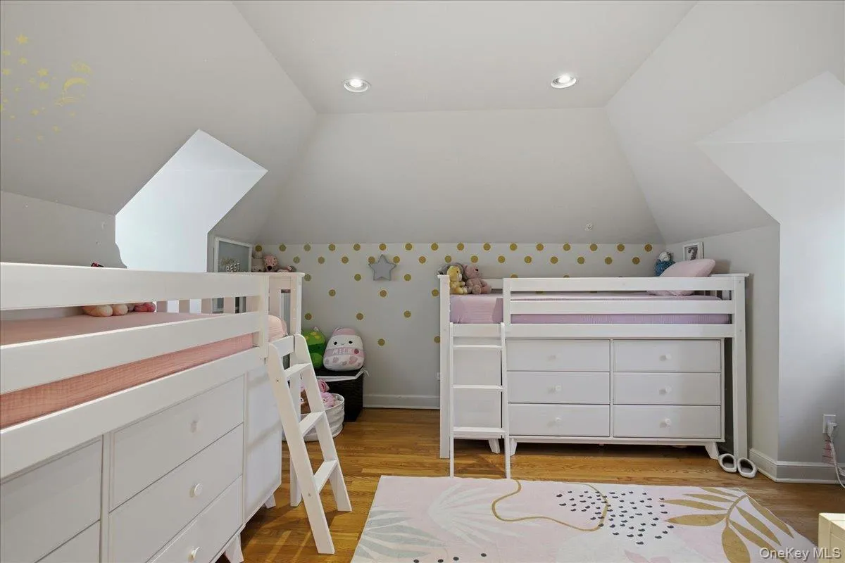 13 Campus Place, Greenburgh, NY, 2 Bedrooms Bedrooms, 5 Rooms Rooms,2 BathroomsBathrooms,Residential,For Rent,Campus,0,1021477 13 Campus Place, Greenburgh, NY, 2 Bedrooms Bedrooms, 5 Rooms Rooms,2 BathroomsBathrooms,Residential,For Rent,Campus,0,1021477
