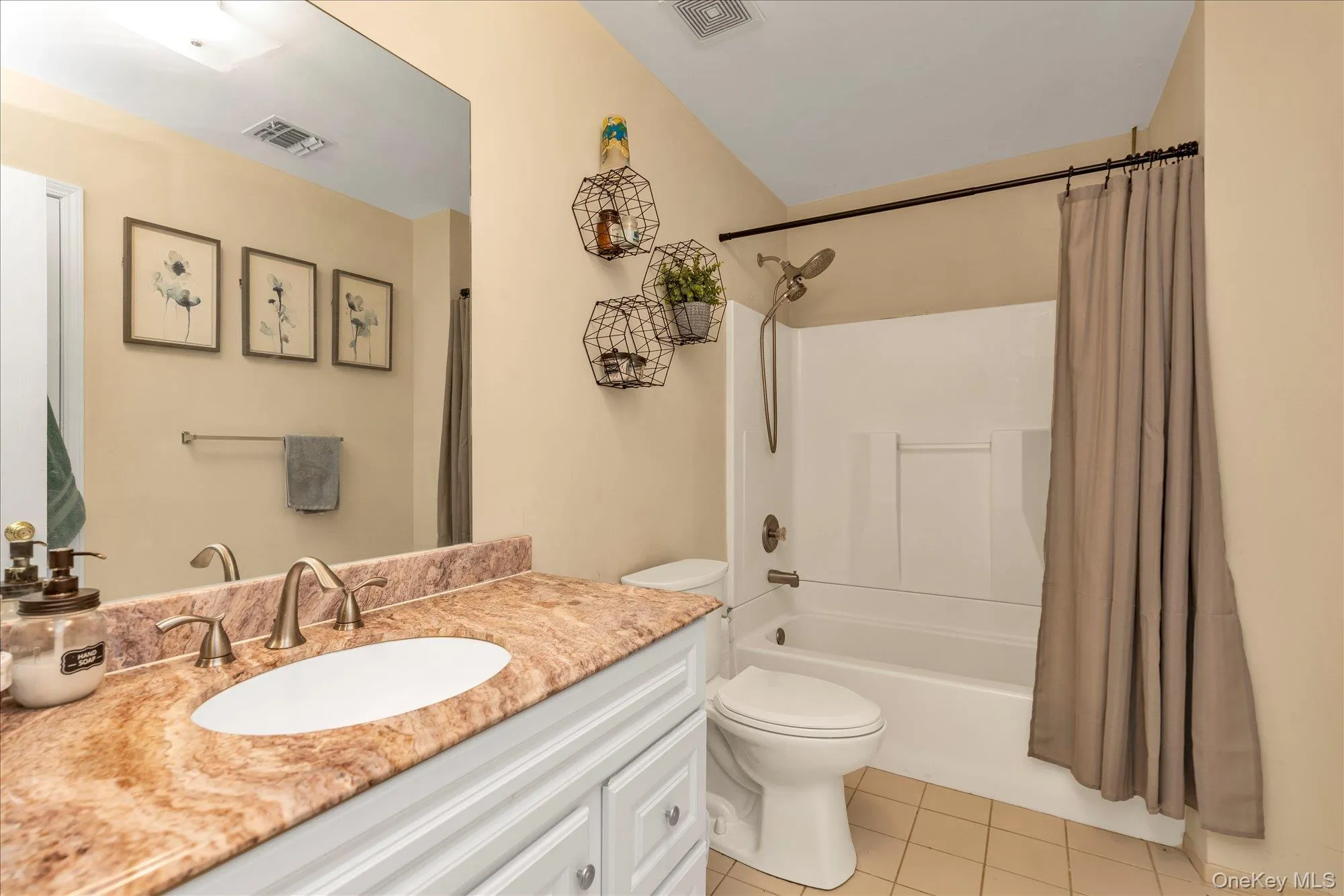 Full bath 2nd floor Full bath 2nd floor