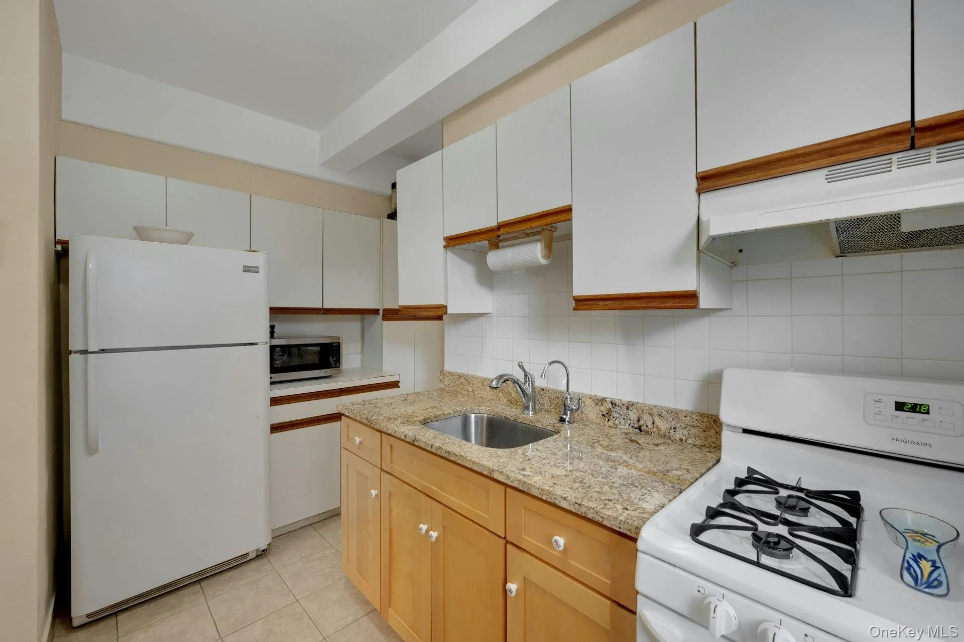 Kitchen cabinets and granite countertop. Kitchen cabinets and granite countertop.