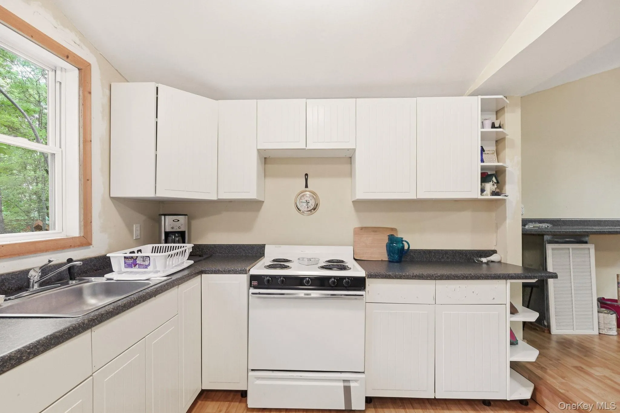 315 Shore Drive, Thompson, NY, 3 Bedrooms Bedrooms, 5 Rooms Rooms,1 BathroomBathrooms,Residential,For Rent,Shore,0,1021490 315 Shore Drive, Thompson, NY, 3 Bedrooms Bedrooms, 5 Rooms Rooms,1 BathroomBathrooms,Residential,For Rent,Shore,0,1021490