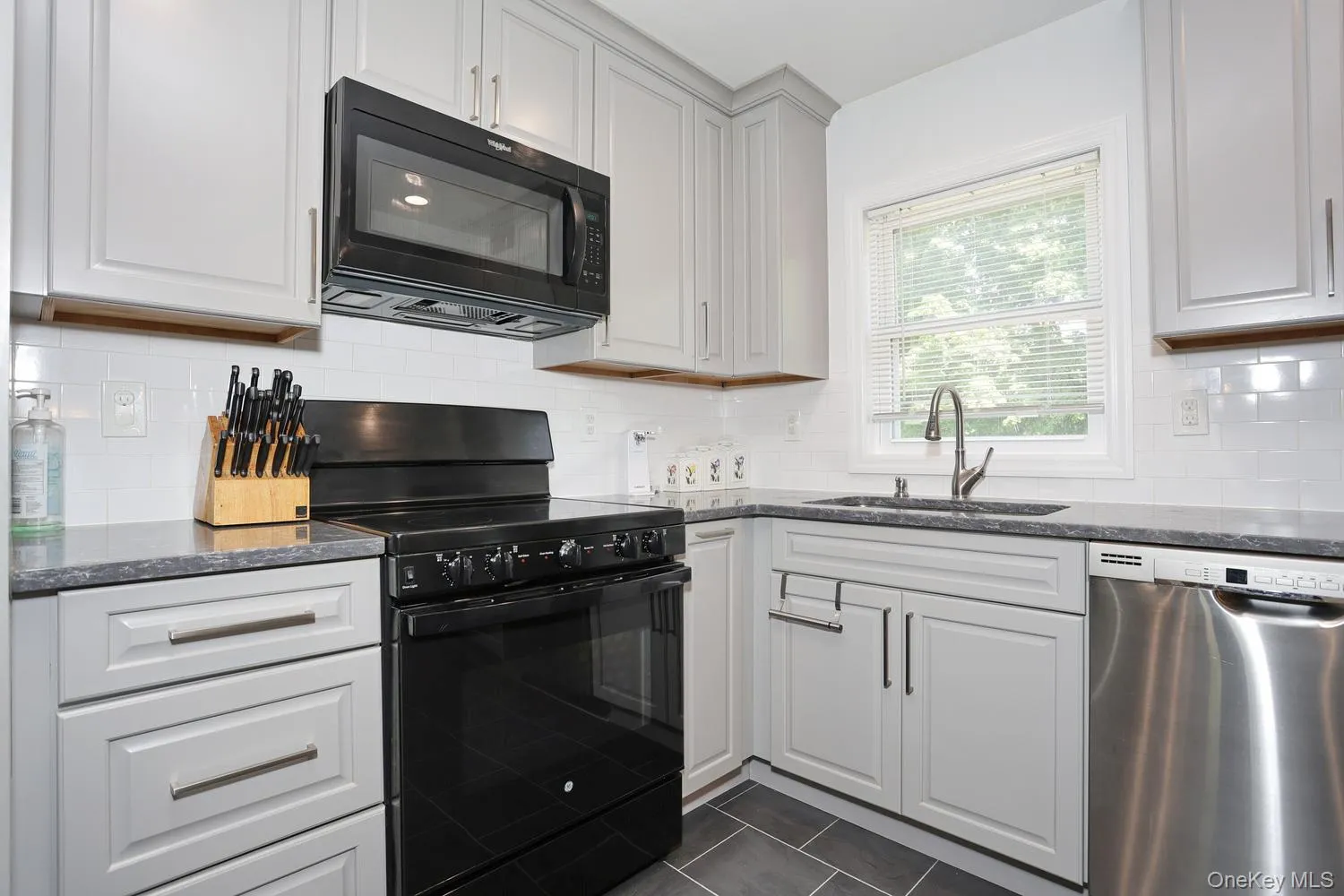 20 Woodridge Drive, Haverstraw, NY, 5 Bedrooms Bedrooms, 9 Rooms Rooms,2 BathroomsBathrooms,Residential,For Rent,Woodridge,0,1021492 20 Woodridge Drive, Haverstraw, NY, 5 Bedrooms Bedrooms, 9 Rooms Rooms,2 BathroomsBathrooms,Residential,For Rent,Woodridge,0,1021492