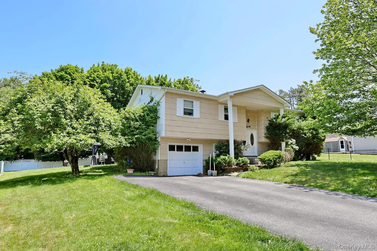 20 Woodridge Drive, Haverstraw, NY, 5 Bedrooms Bedrooms, 9 Rooms Rooms,2 BathroomsBathrooms,Residential,For Rent,Woodridge,0,1021492 20 Woodridge Drive, Haverstraw, NY, 5 Bedrooms Bedrooms, 9 Rooms Rooms,2 BathroomsBathrooms,Residential,For Rent,Woodridge,0,1021492