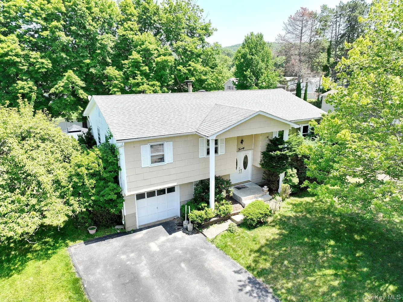 20 Woodridge Drive, Haverstraw, NY, 5 Bedrooms Bedrooms, 9 Rooms Rooms,2 BathroomsBathrooms,Residential,For Rent,Woodridge,0,1021492 20 Woodridge Drive, Haverstraw, NY, 5 Bedrooms Bedrooms, 9 Rooms Rooms,2 BathroomsBathrooms,Residential,For Rent,Woodridge,0,1021492