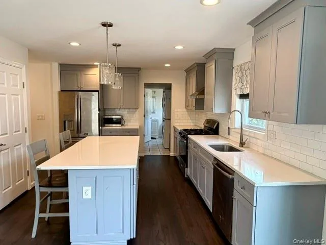 15 Comet Place, Brookhaven, NY, 3 Bedrooms Bedrooms, 6 Rooms Rooms,2 BathroomsBathrooms,Residential,For Rent,Comet,0,1021494 15 Comet Place, Brookhaven, NY, 3 Bedrooms Bedrooms, 6 Rooms Rooms,2 BathroomsBathrooms,Residential,For Rent,Comet,0,1021494