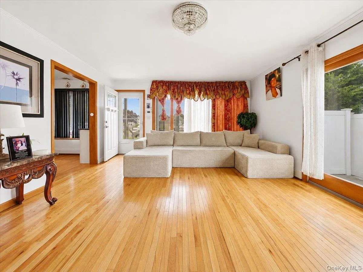 95 Riviera Drive, Babylon, NY, 3 Bedrooms Bedrooms, 6 Rooms Rooms,1 BathroomBathrooms,Residential,For Rent,Riviera,0,1021495 95 Riviera Drive, Babylon, NY, 3 Bedrooms Bedrooms, 6 Rooms Rooms,1 BathroomBathrooms,Residential,For Rent,Riviera,0,1021495