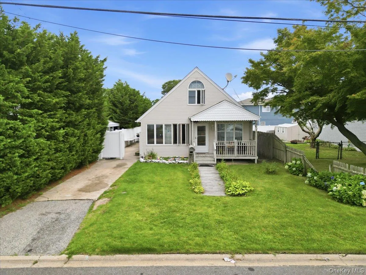 95 Riviera Drive, Babylon, NY, 3 Bedrooms Bedrooms, 6 Rooms Rooms,1 BathroomBathrooms,Residential,For Rent,Riviera,0,1021495 95 Riviera Drive, Babylon, NY, 3 Bedrooms Bedrooms, 6 Rooms Rooms,1 BathroomBathrooms,Residential,For Rent,Riviera,0,1021495