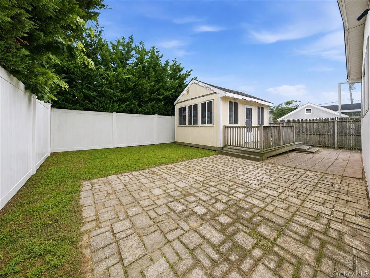 95 Riviera Drive, Babylon, NY, 3 Bedrooms Bedrooms, 6 Rooms Rooms,1 BathroomBathrooms,Residential,For Rent,Riviera,0,1021495 95 Riviera Drive, Babylon, NY, 3 Bedrooms Bedrooms, 6 Rooms Rooms,1 BathroomBathrooms,Residential,For Rent,Riviera,0,1021495